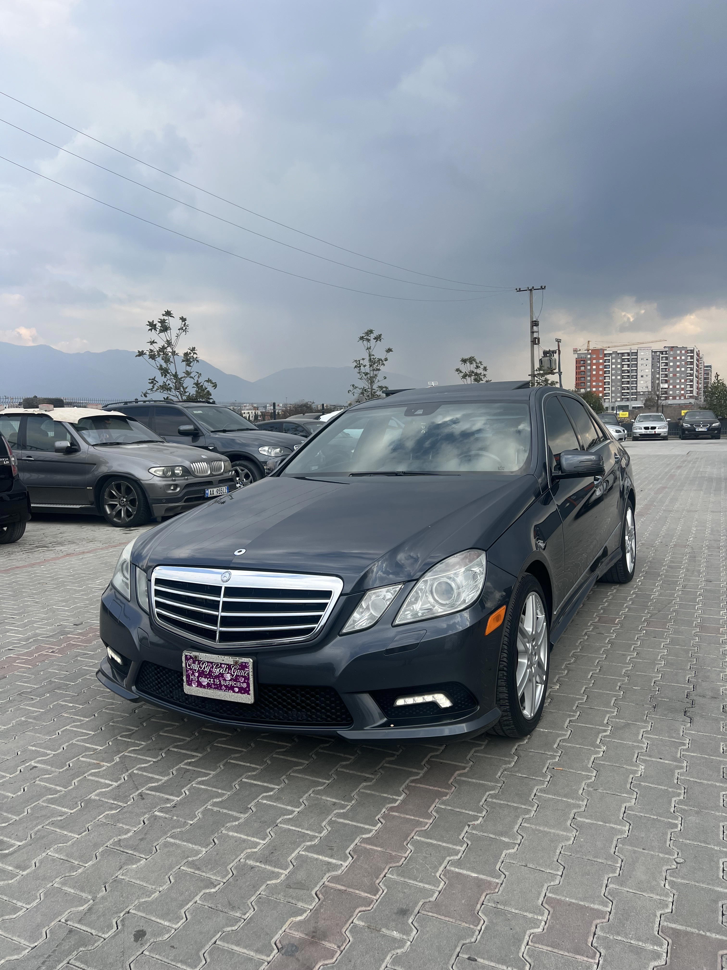 Mercedes-Benz E-Class - main photo