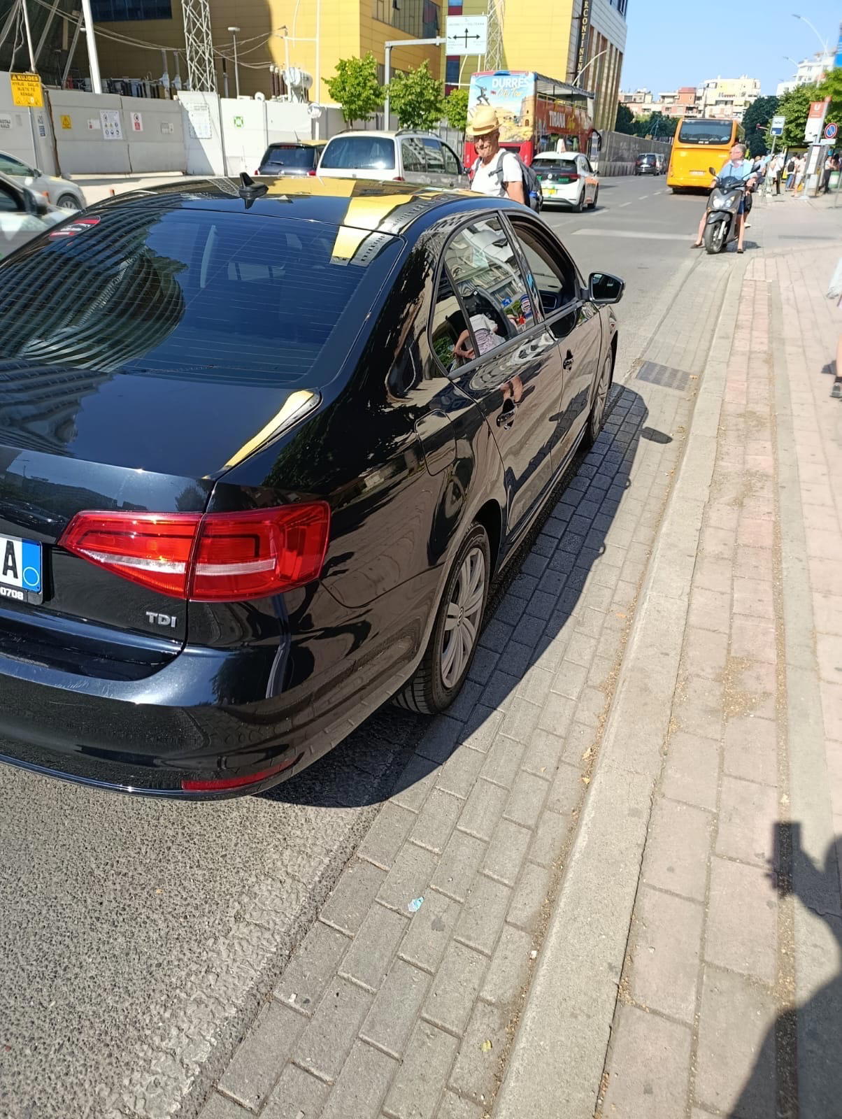 Volkswagen Jetta - side view