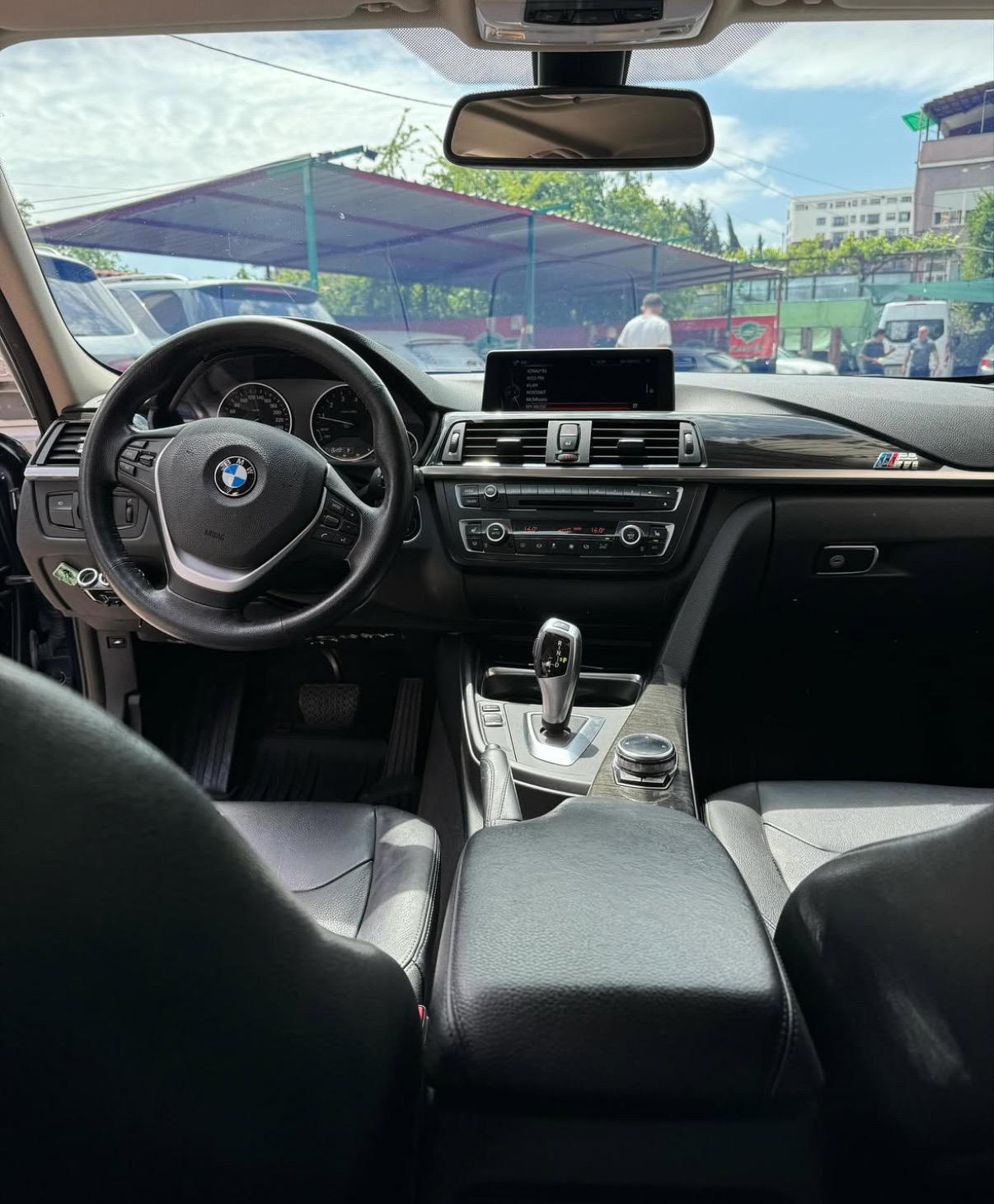 BMW 5 Series - photo 3