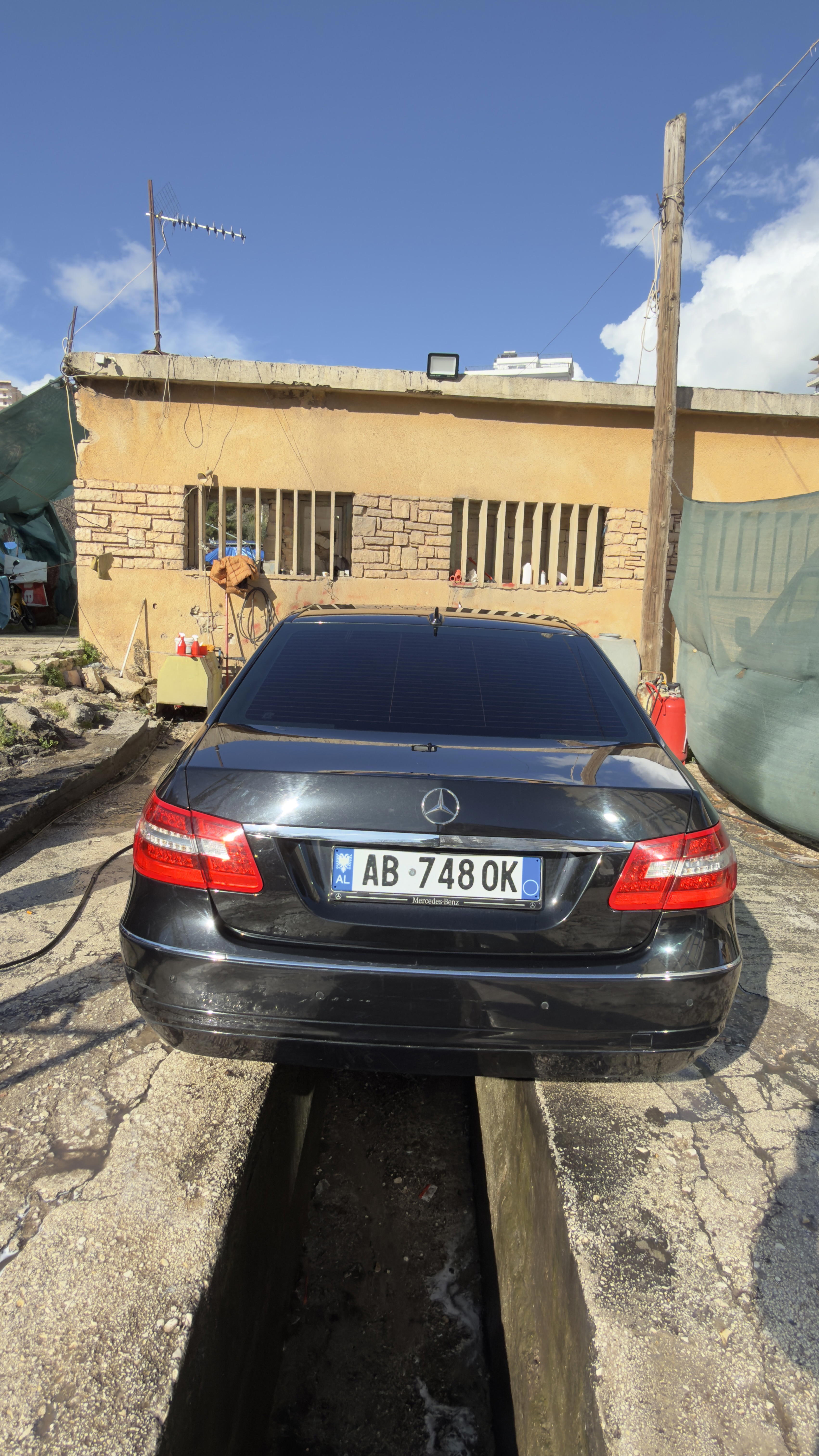 Mercedes-Benz E-Class - side view