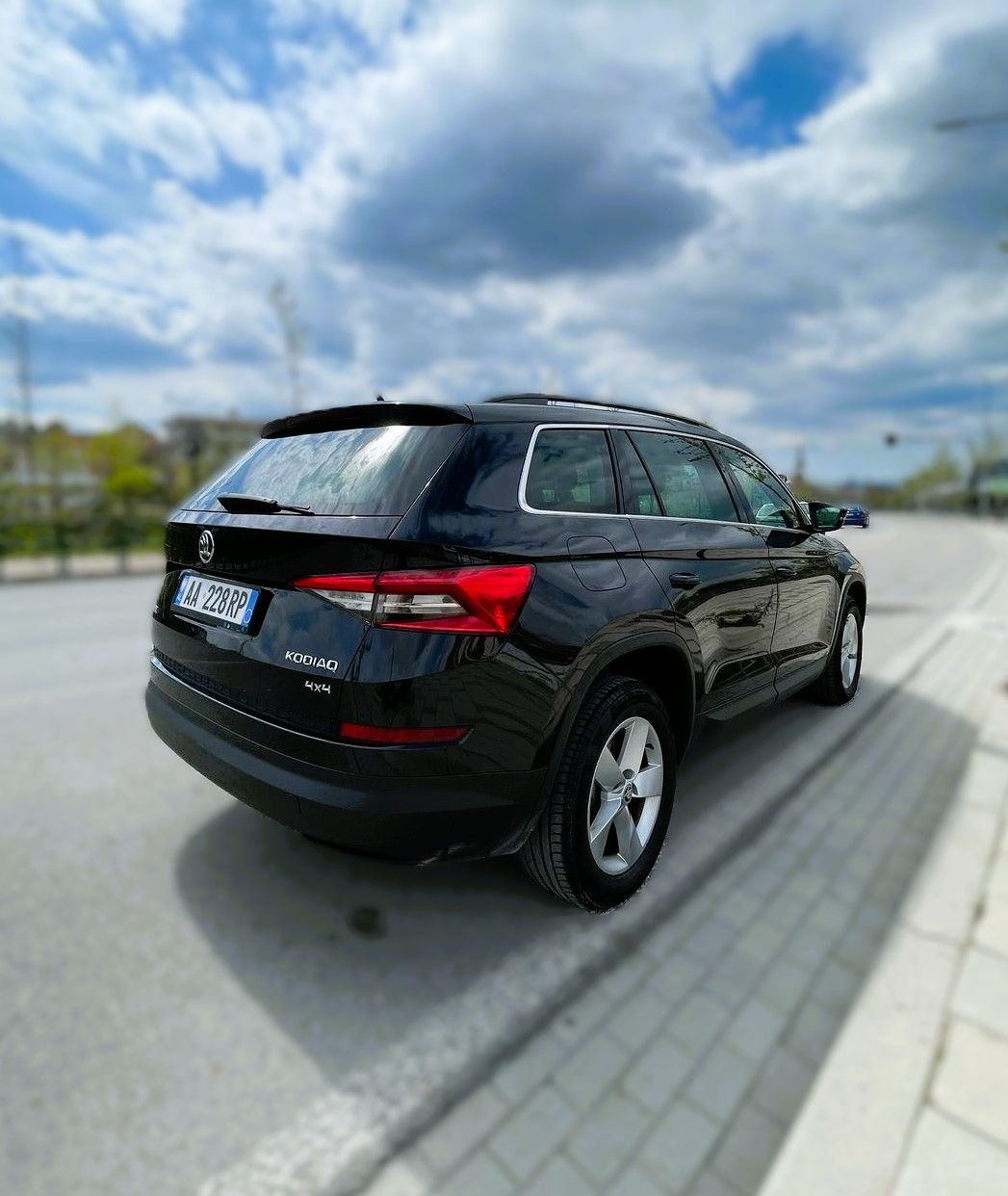 Skoda Kodiaq - side view