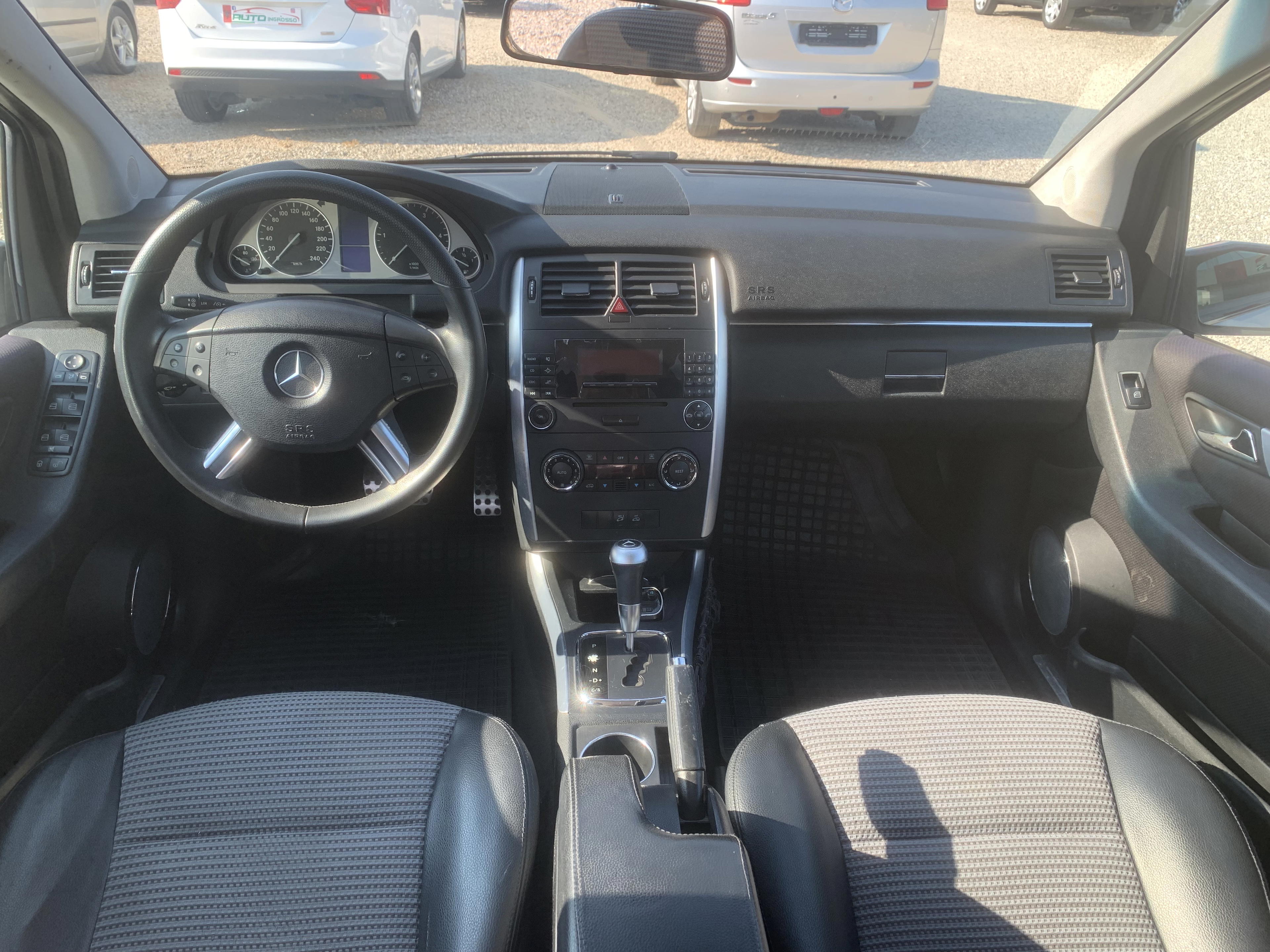 Mercedes-Benz B-Class - main photo