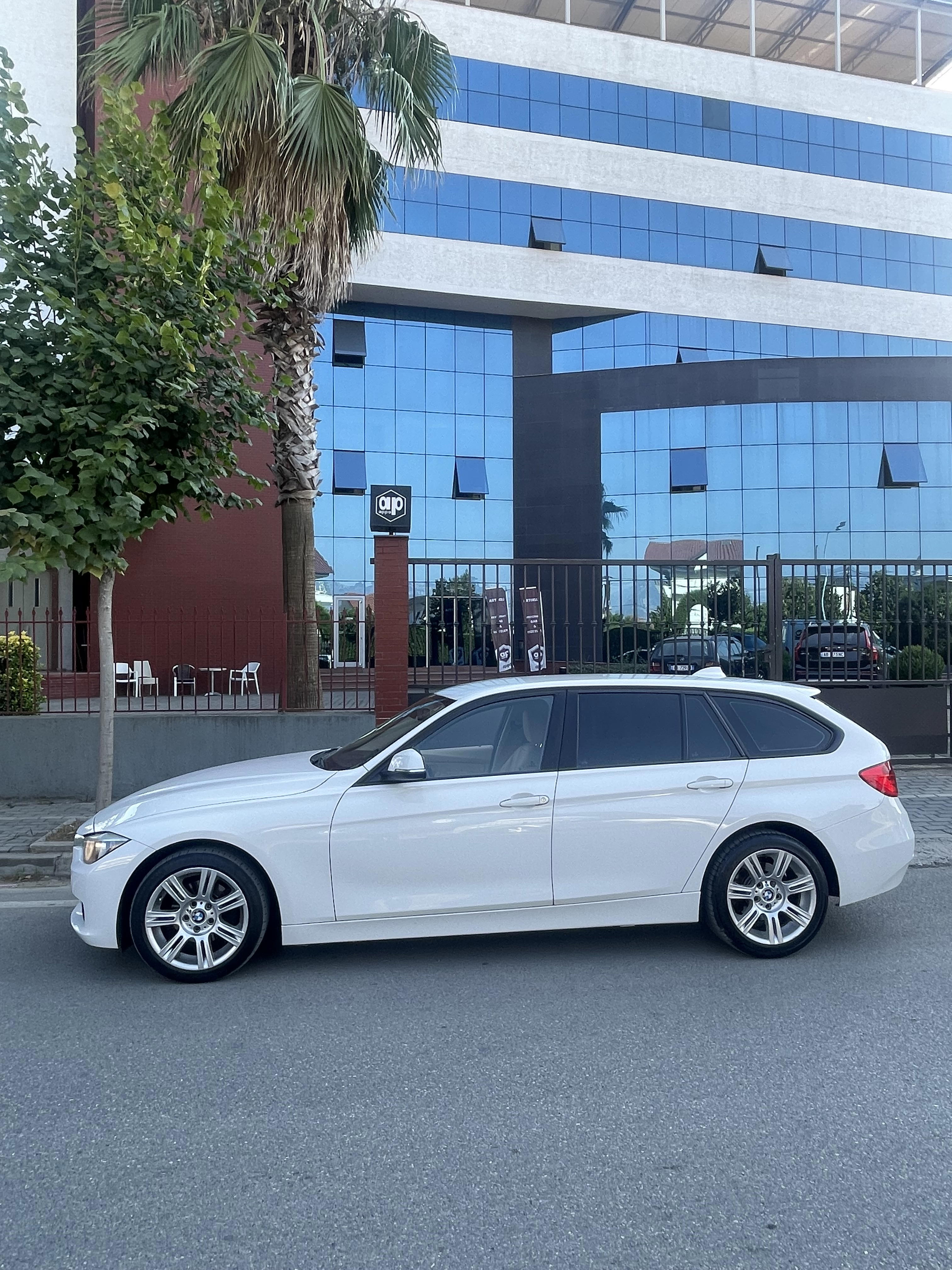 BMW 3 Series - photo 4