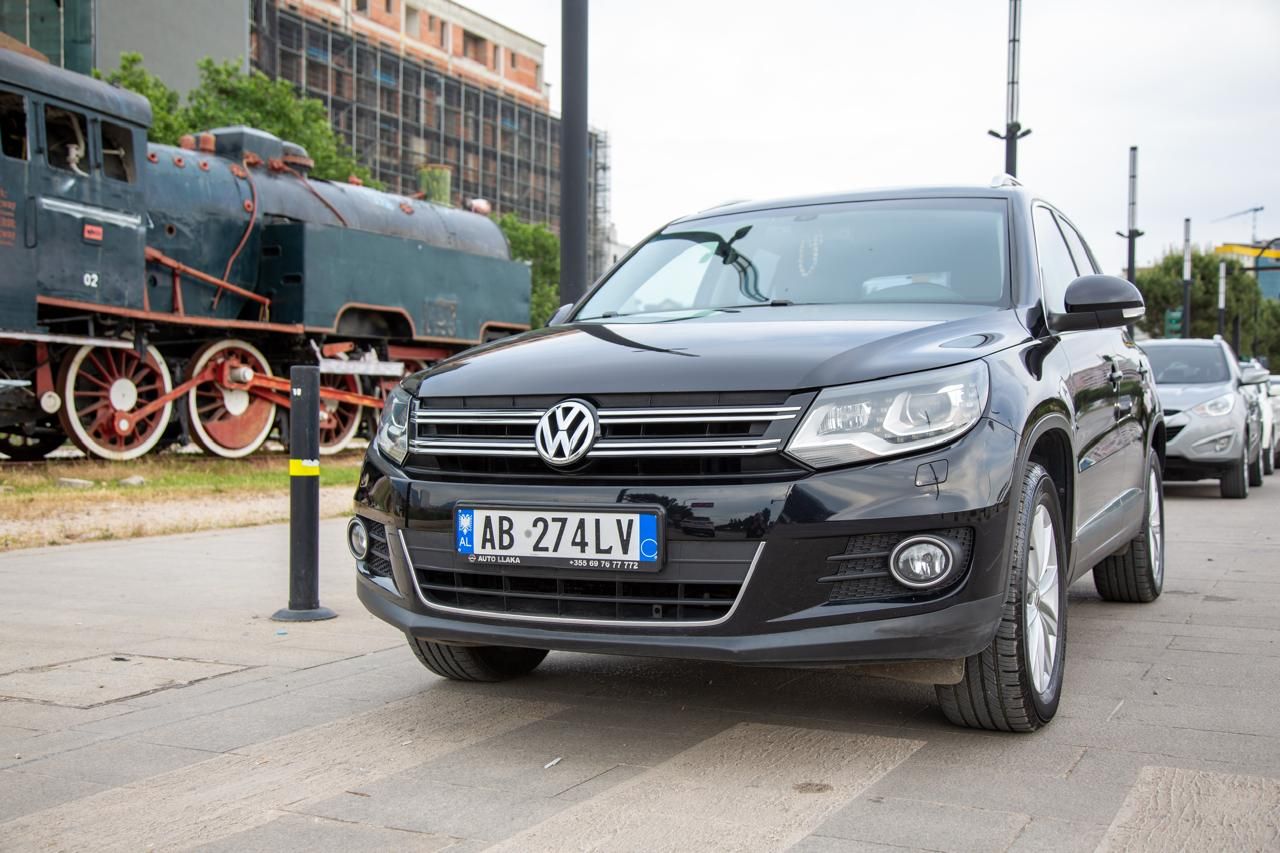 Volkswagen Tiguan - main photo