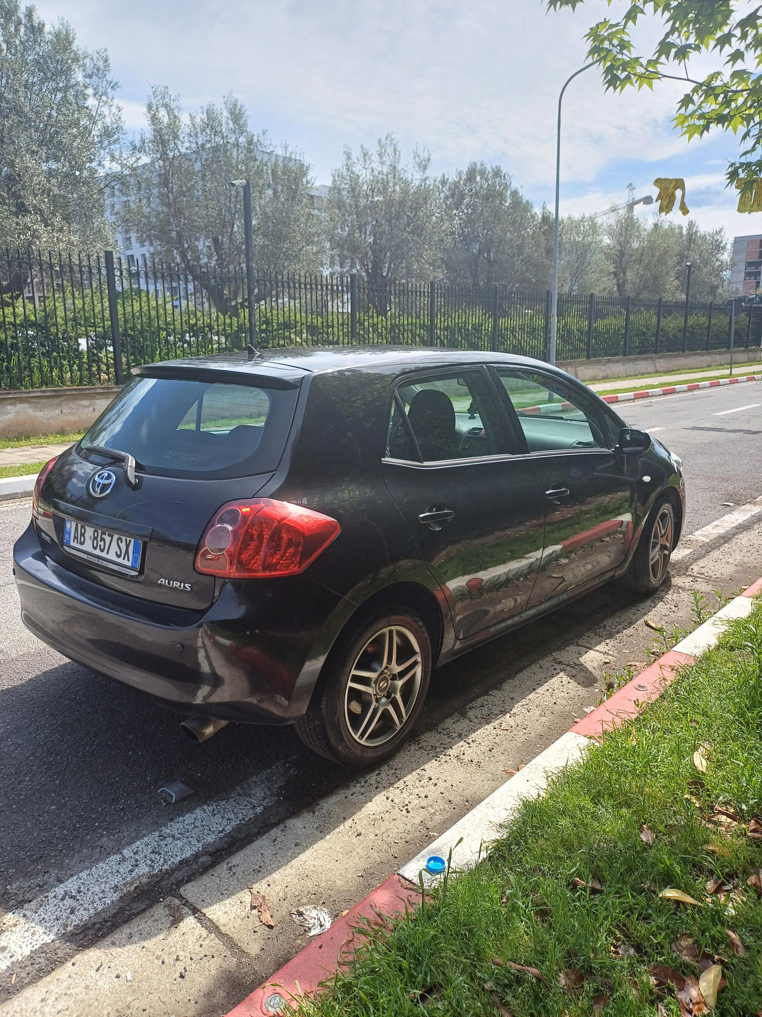 Toyota Auris - photo 4