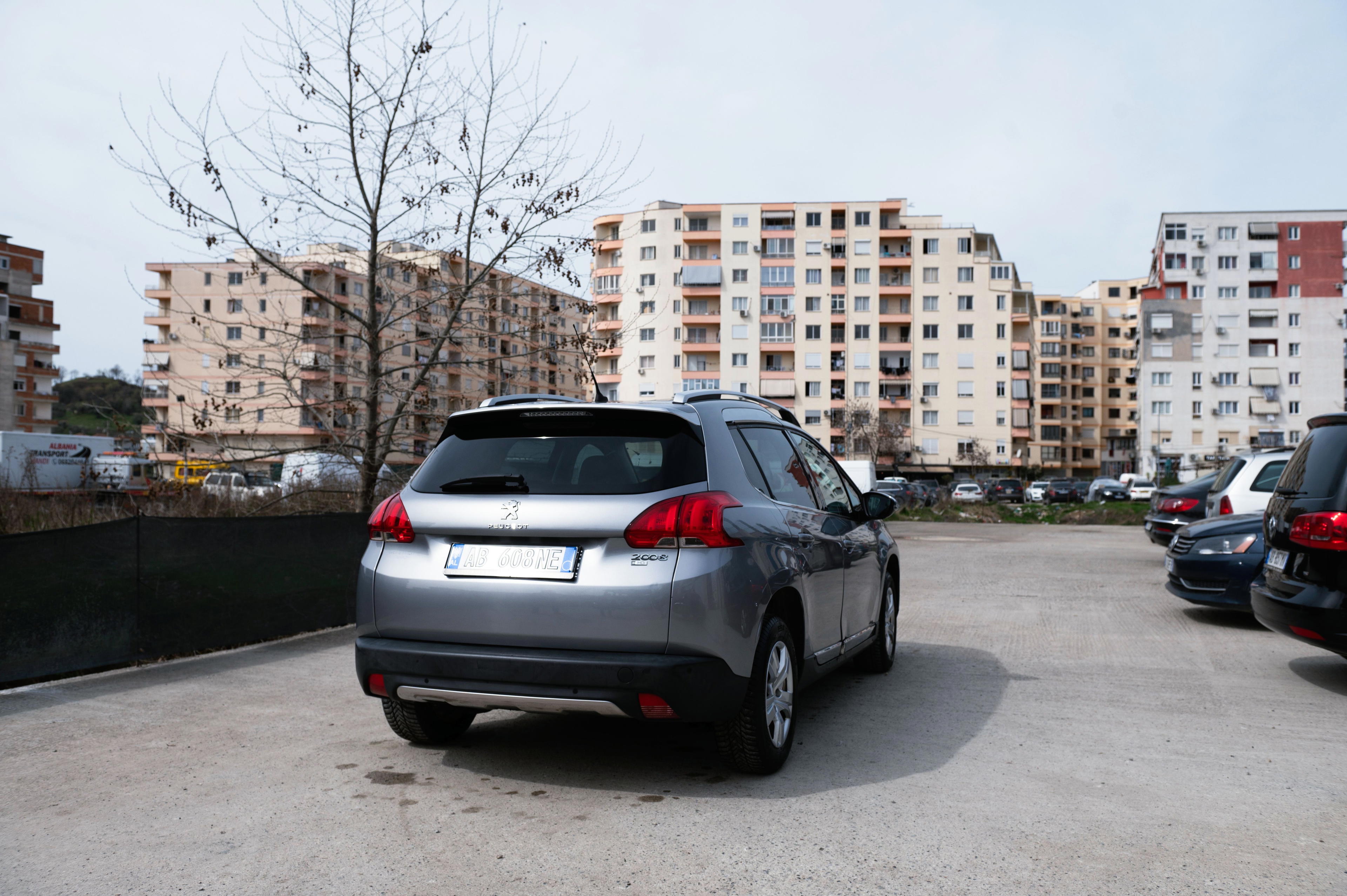 Peugeot 2008 - side view