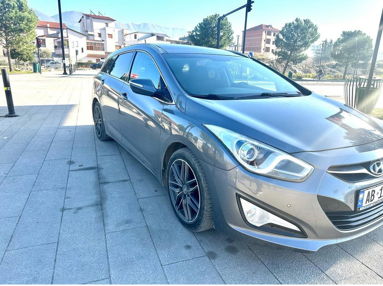 Hyundai I40 - main photo