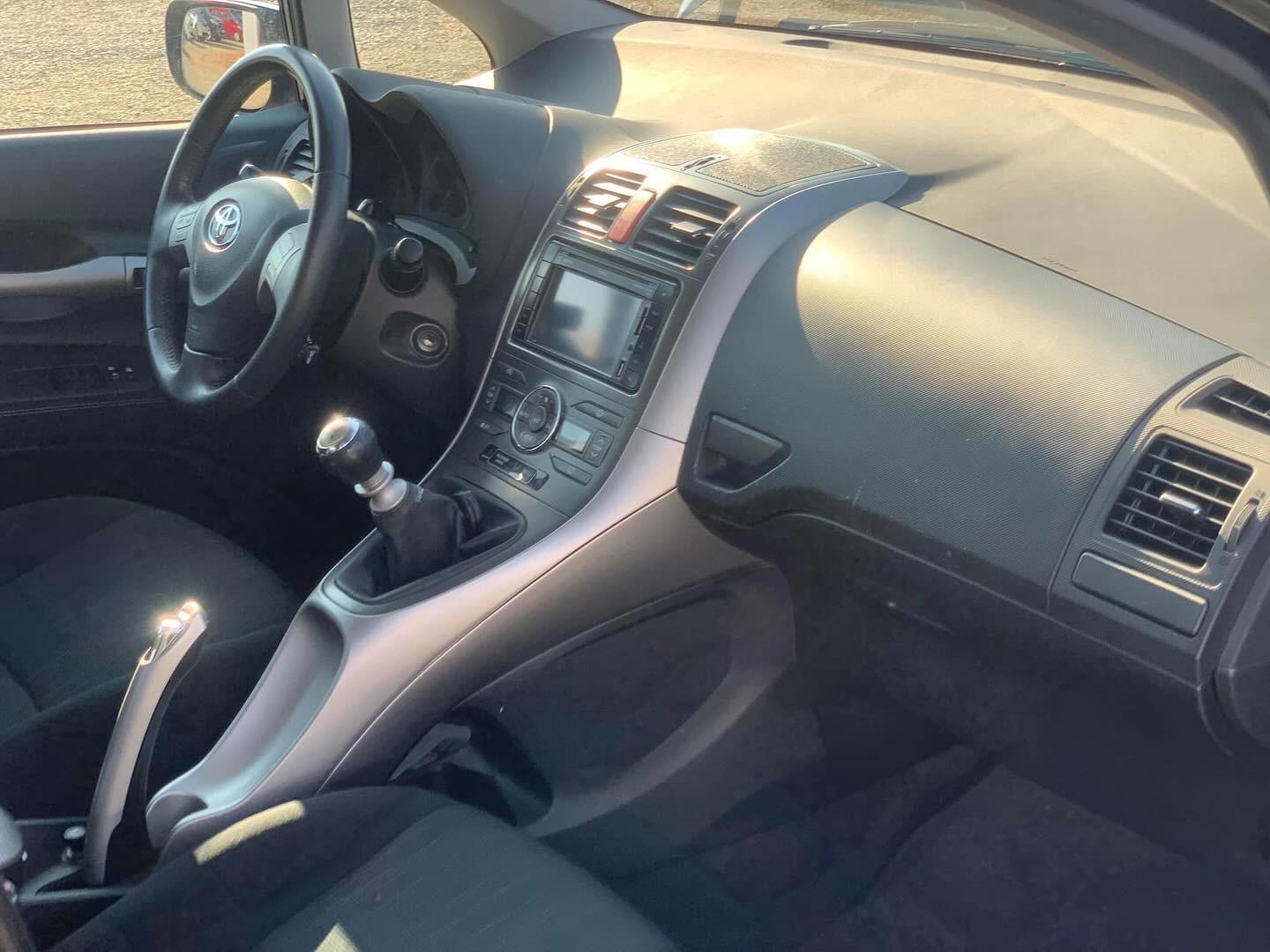 Toyota Auris - photo 4