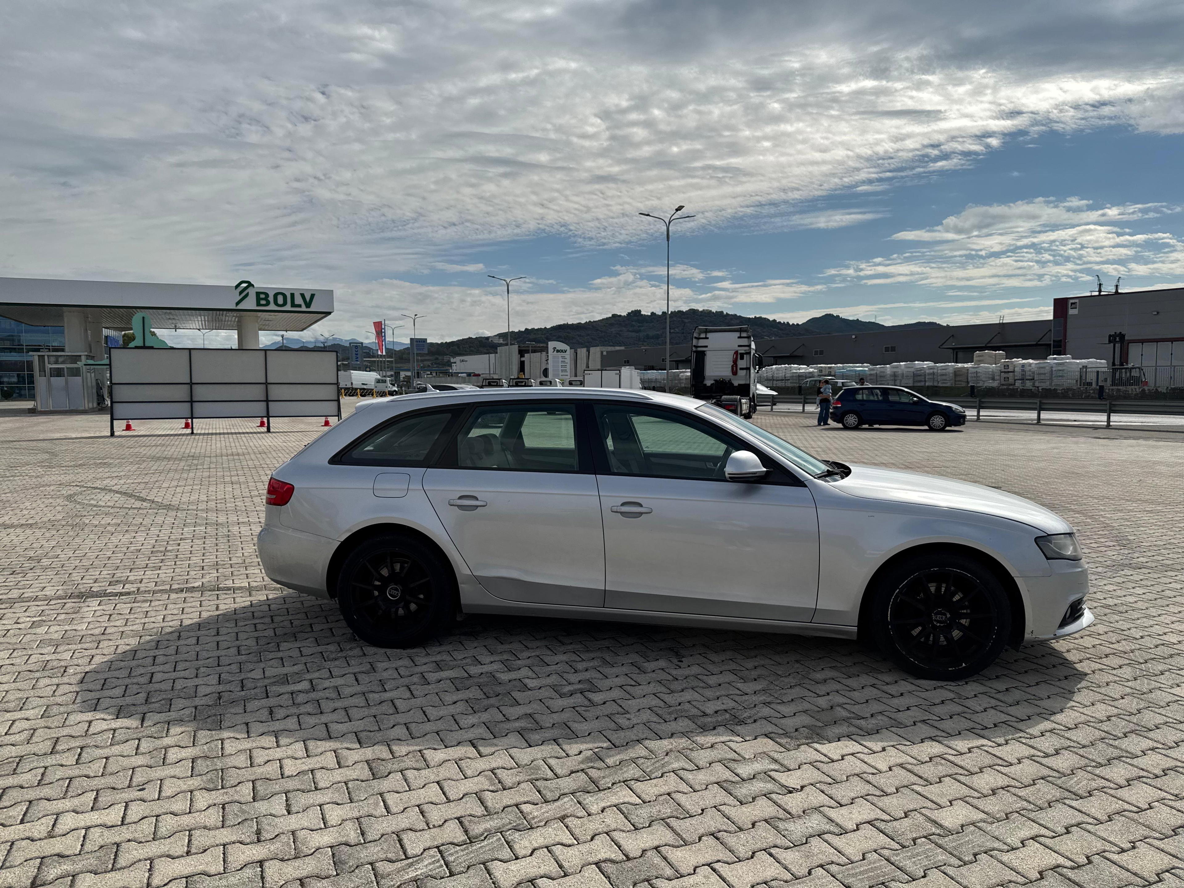 Audi A4 allroad - main photo