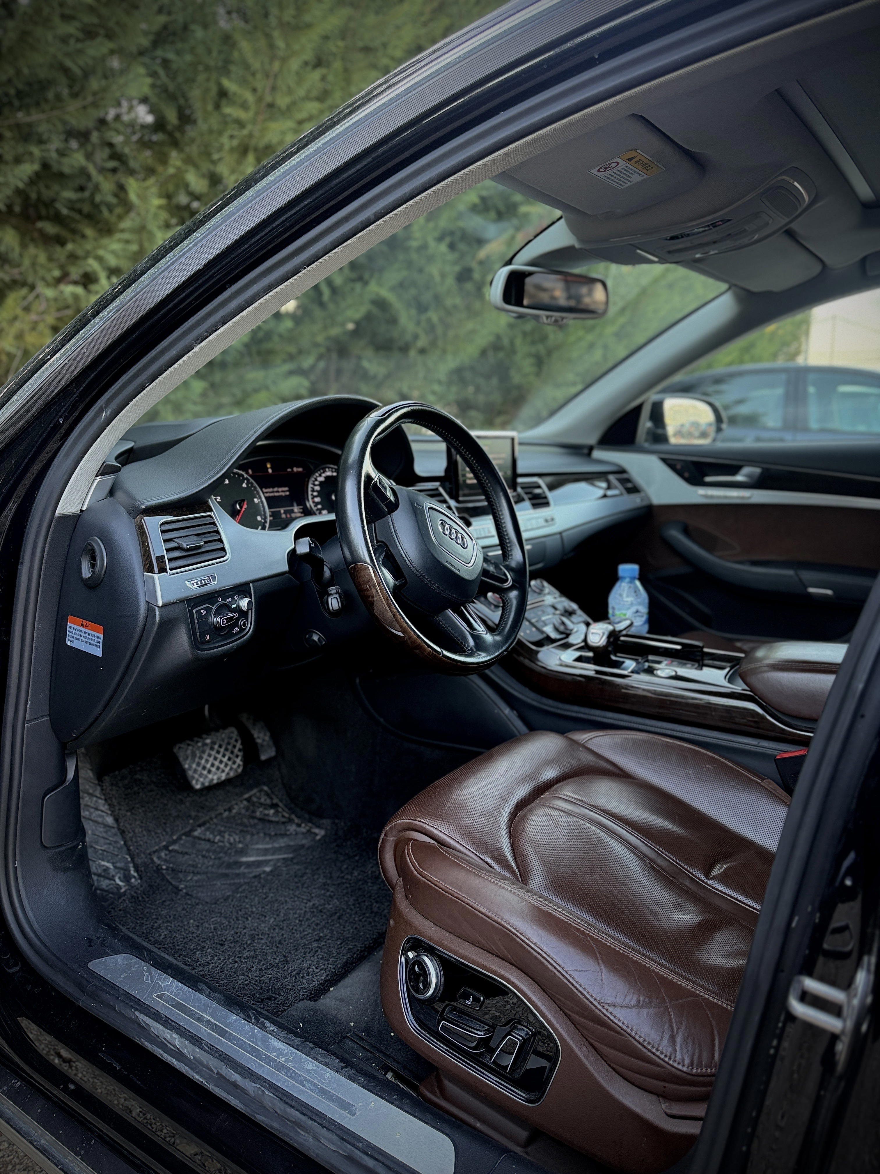 Audi A8 - photo 4