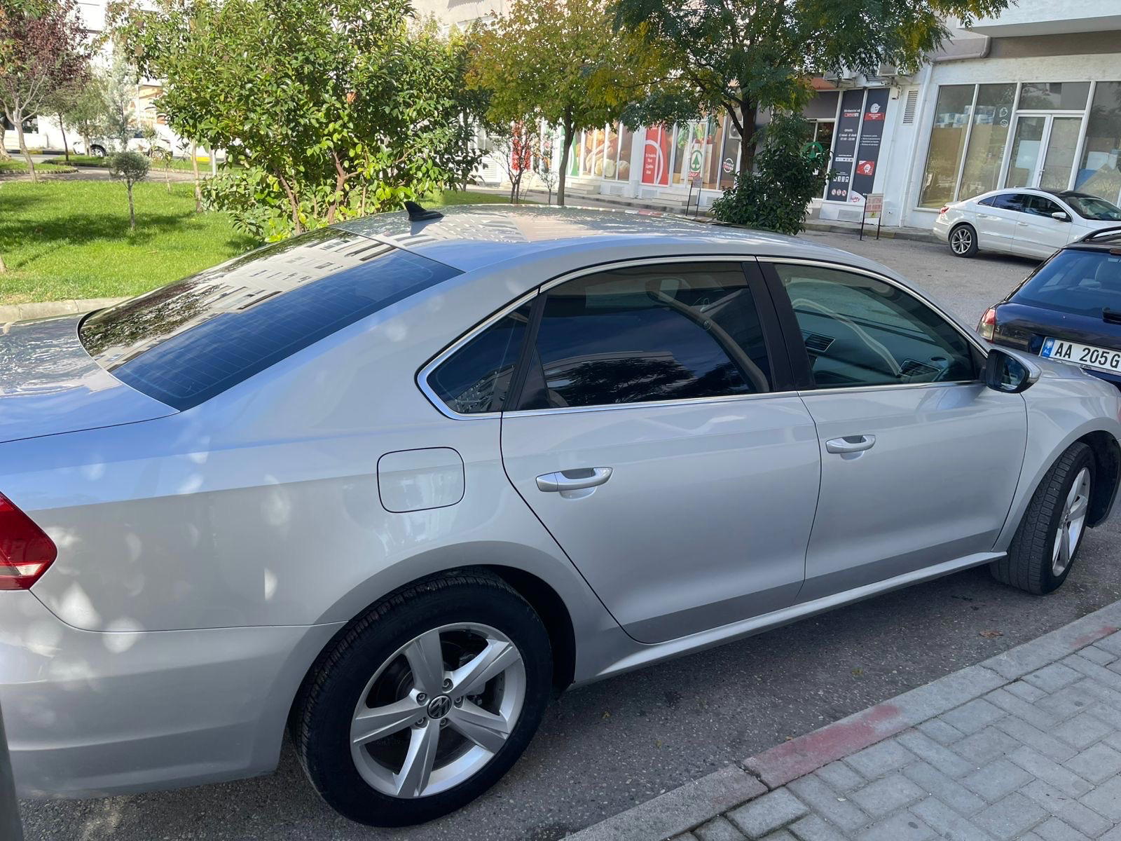 Volkswagen Passat - side view