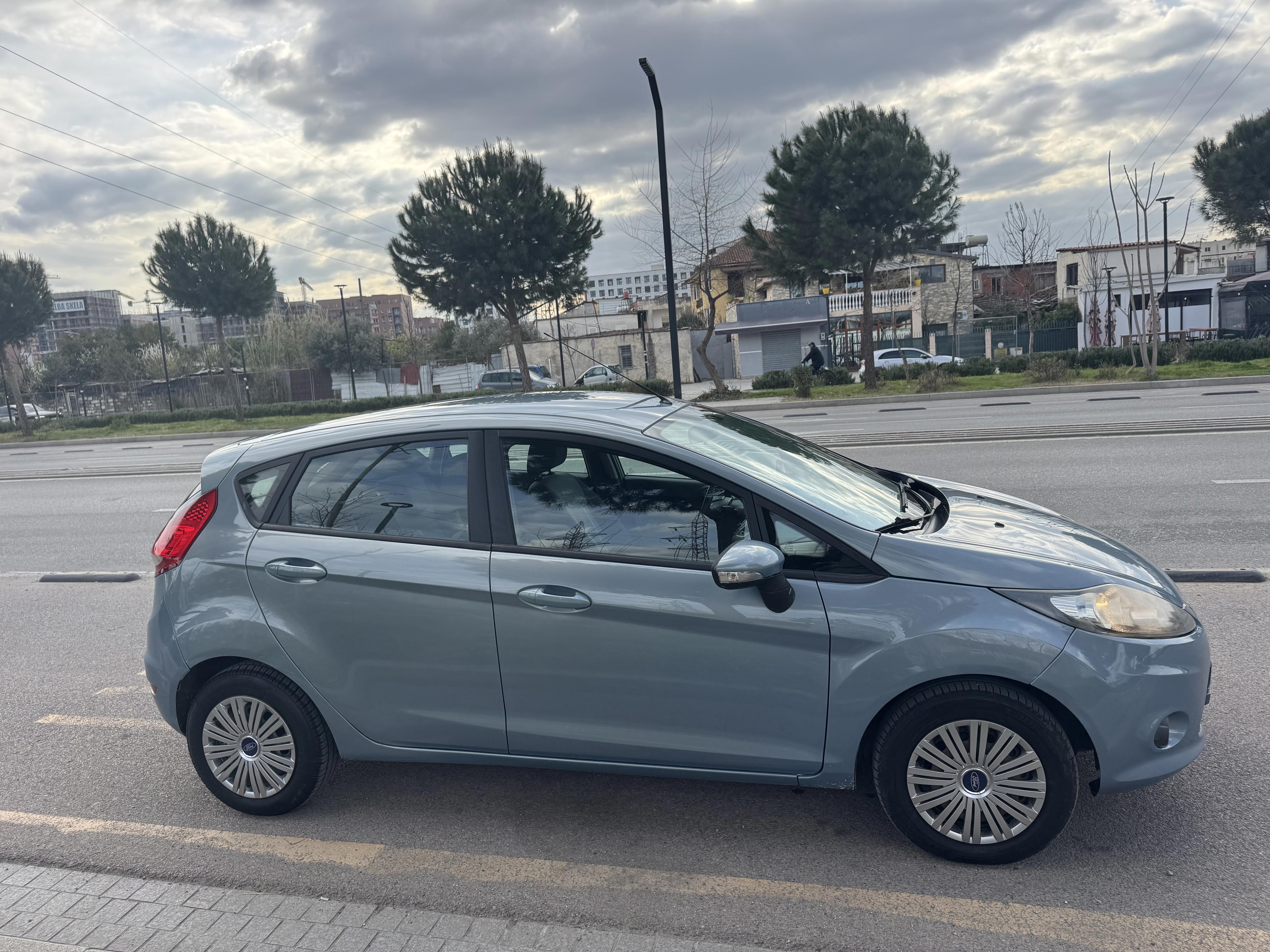 Ford Fiesta - main photo