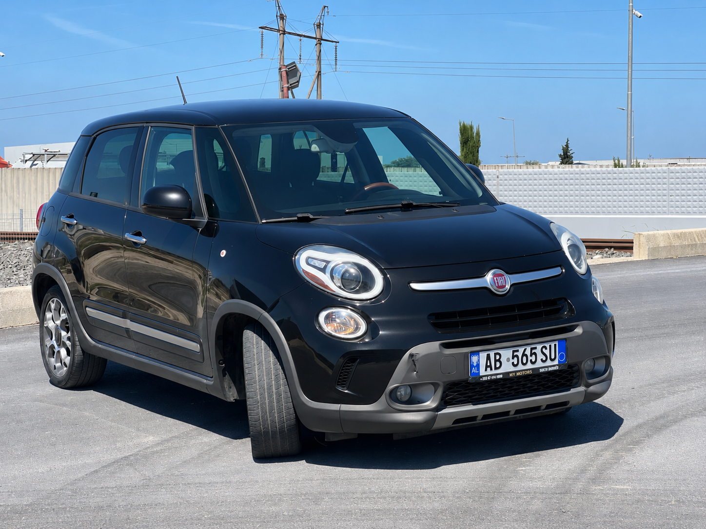FIAT 500L - main photo