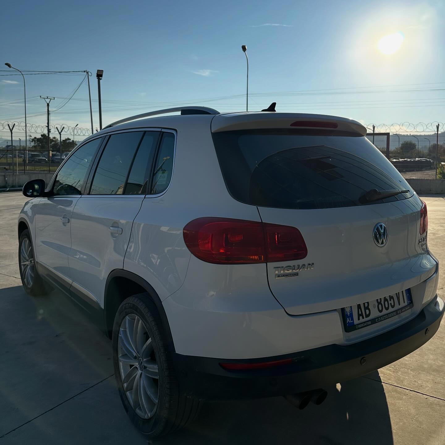 Volkswagen Tiguan - photo 4
