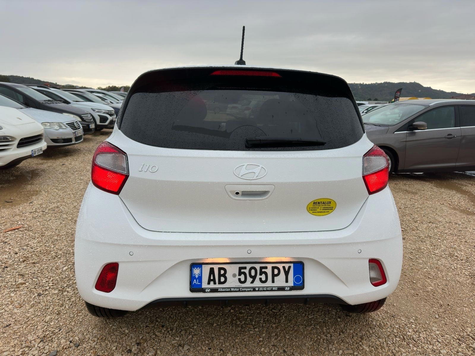 Hyundai i10 - side view