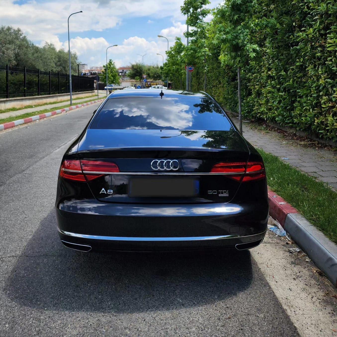 Audi A8 - photo 3