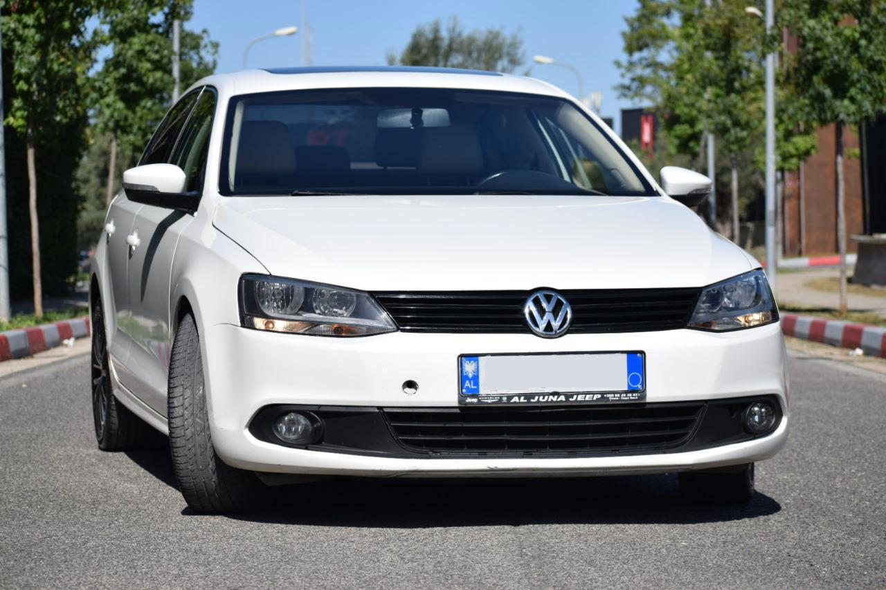 Volkswagen Jetta - main photo