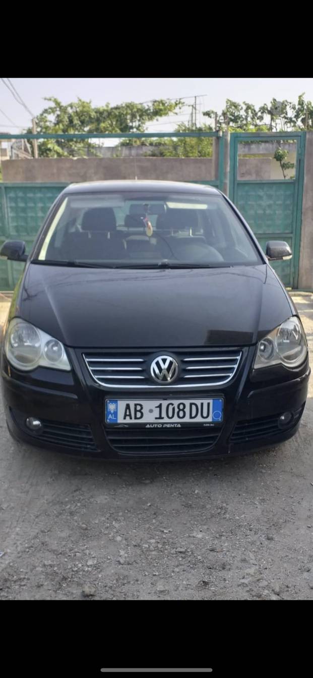 Volkswagen Golf - main photo
