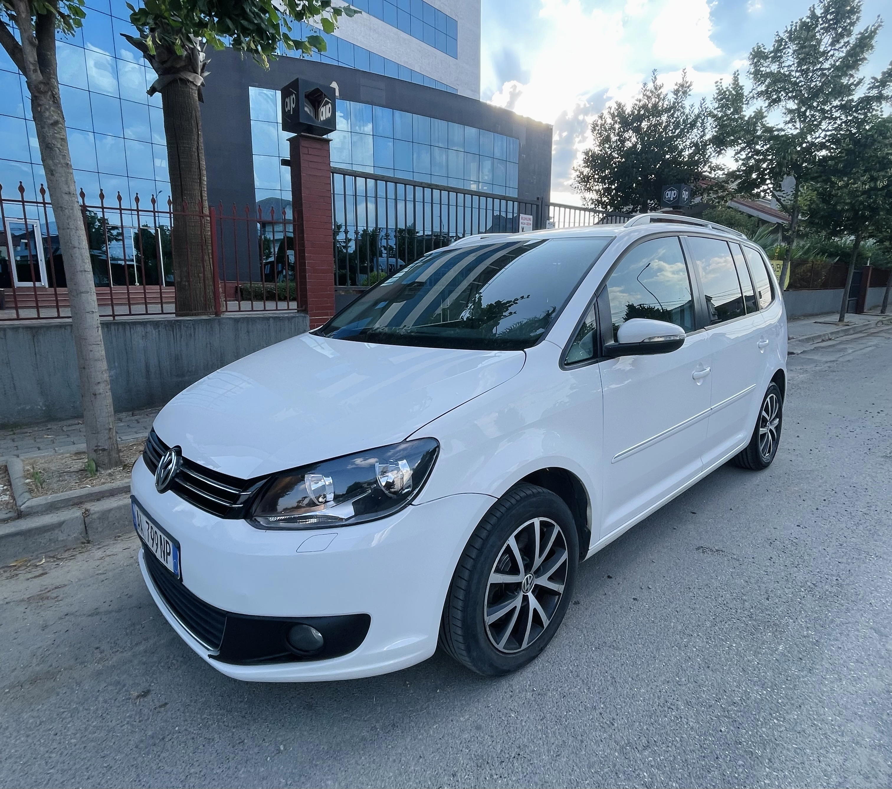 Volkswagen Touran - photo 3