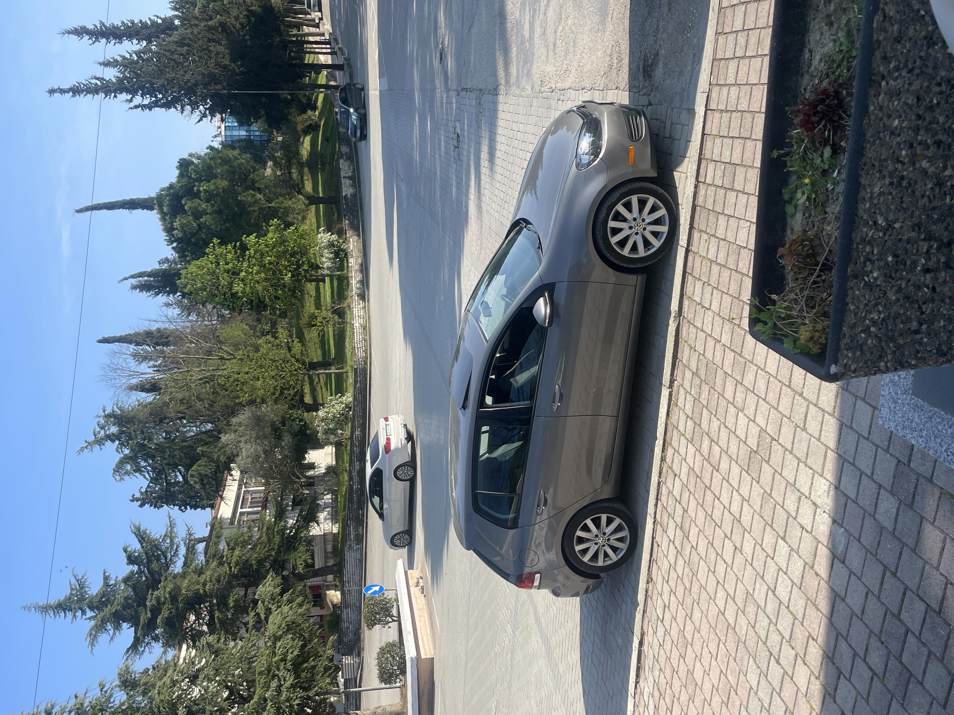 Volkswagen Golf R - main photo