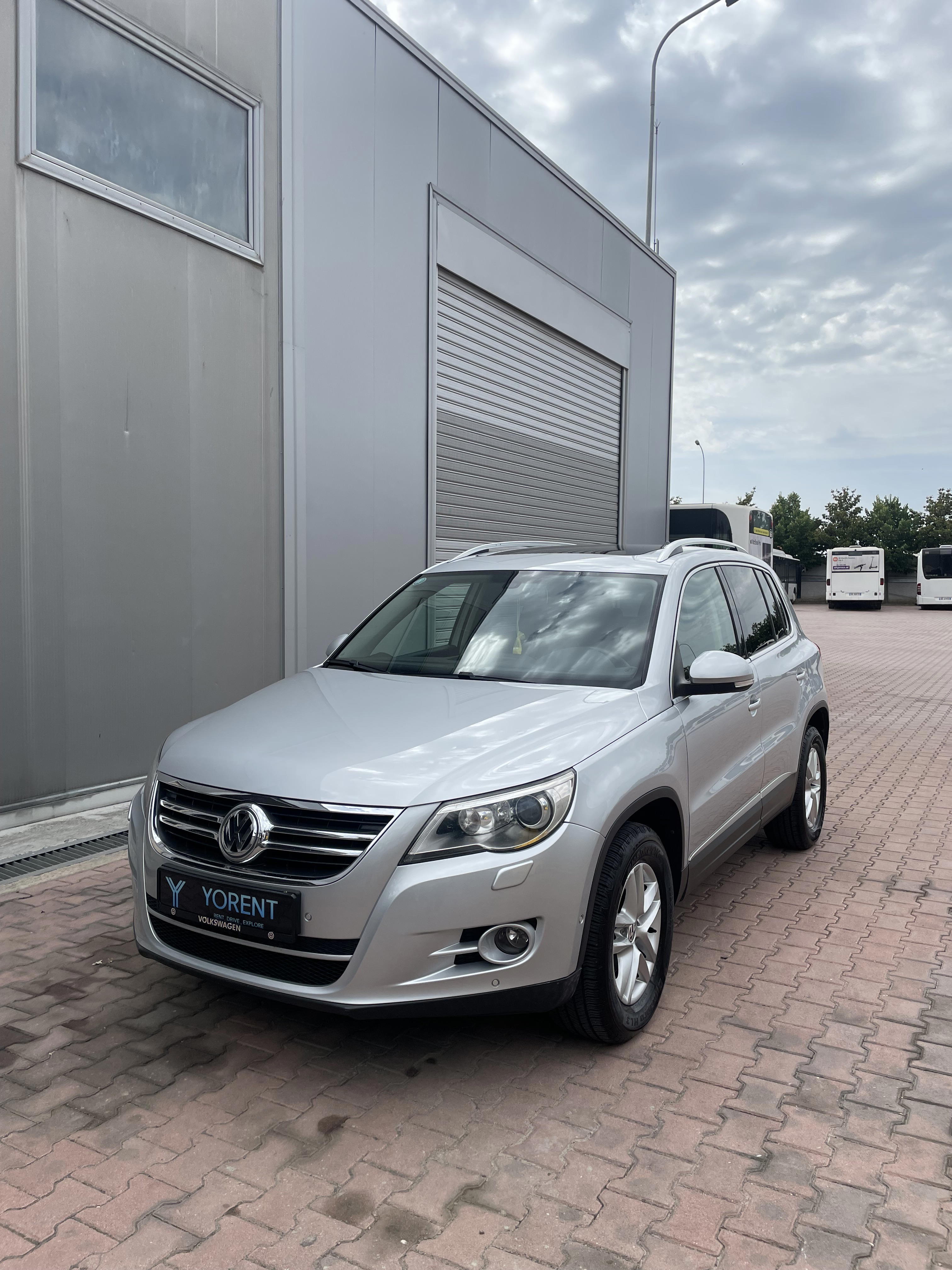 Volkswagen Tiguan - main photo