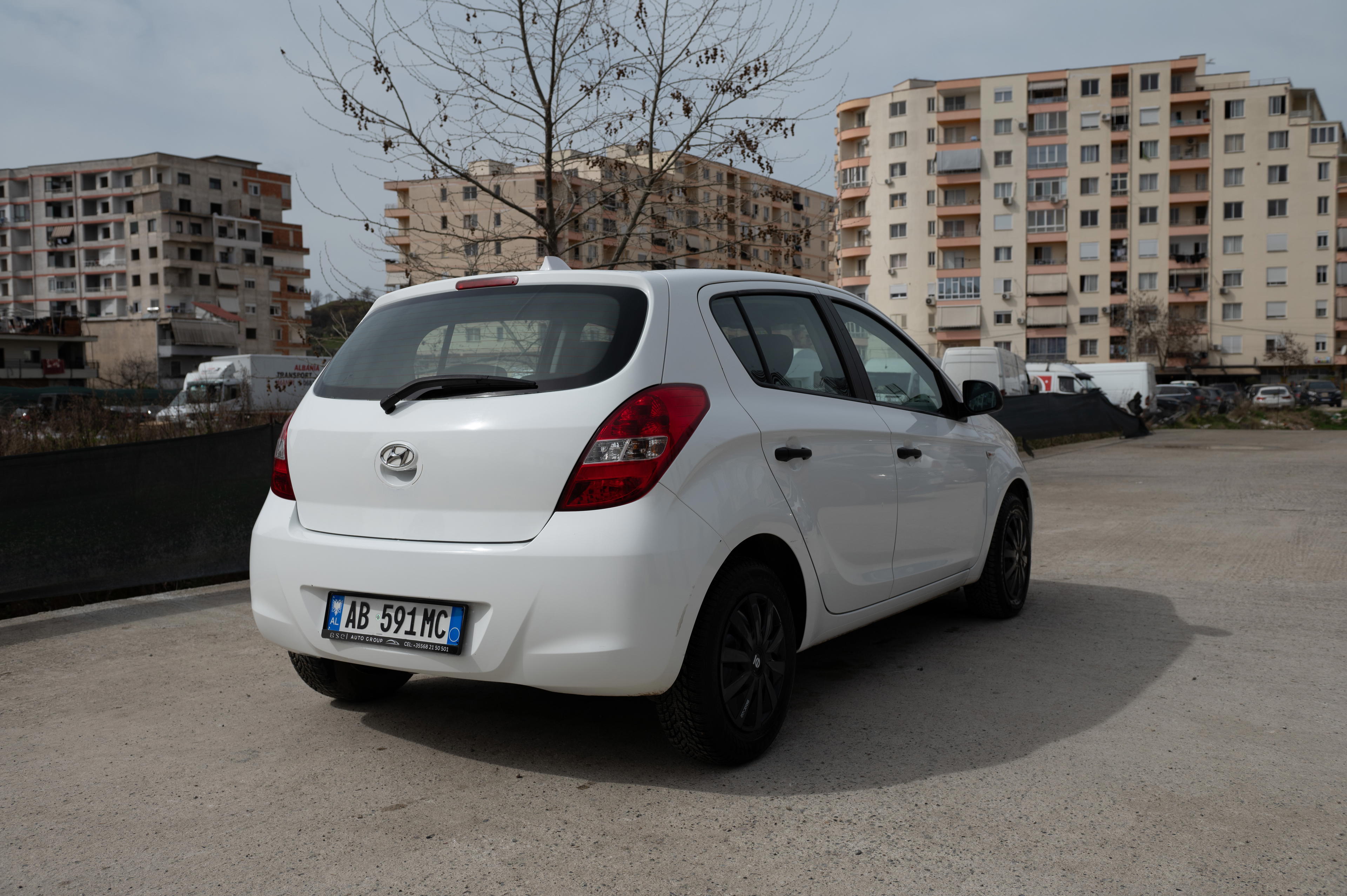 Hyundai I30 - side view