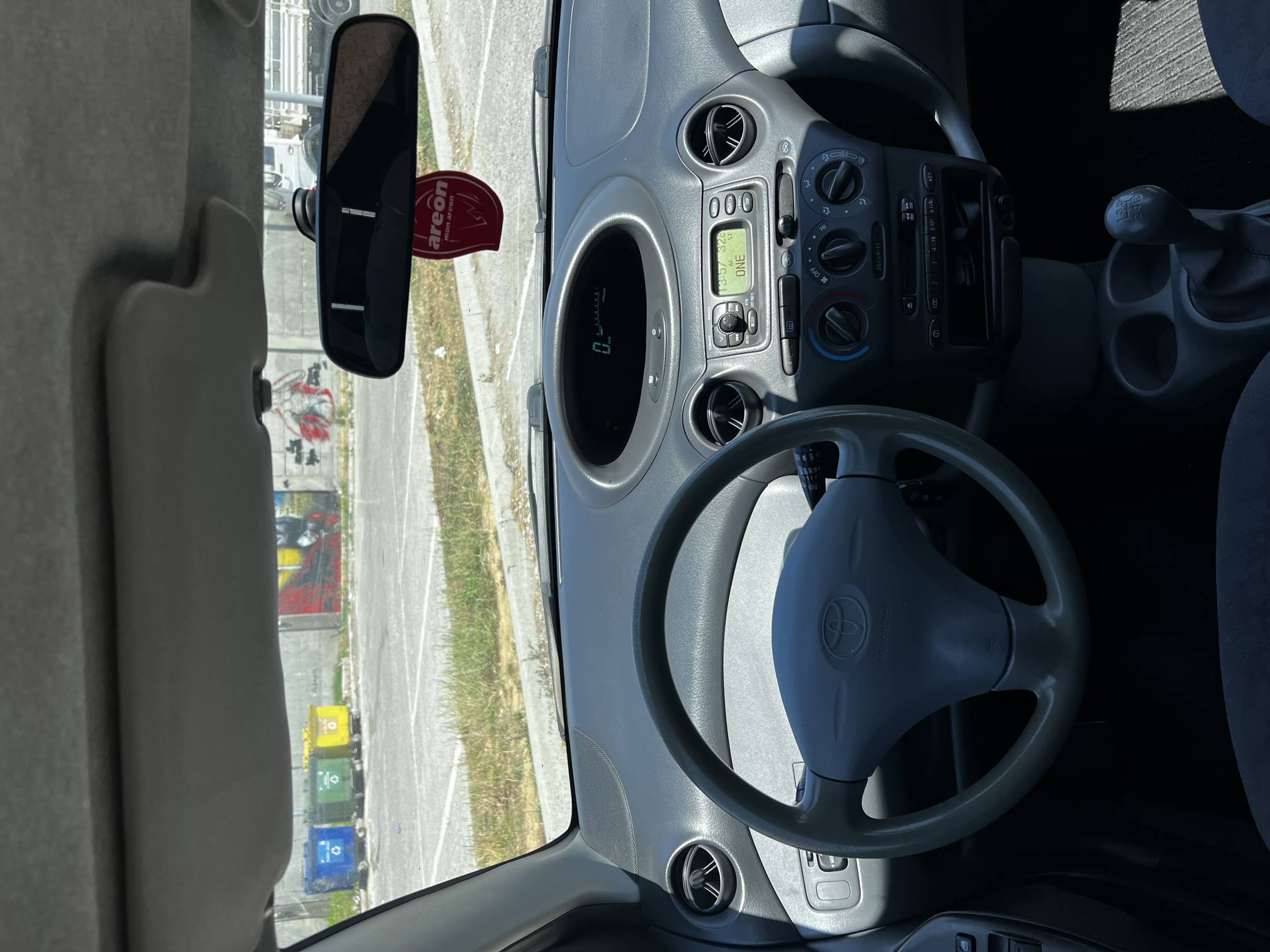 Toyota Yaris - photo 4