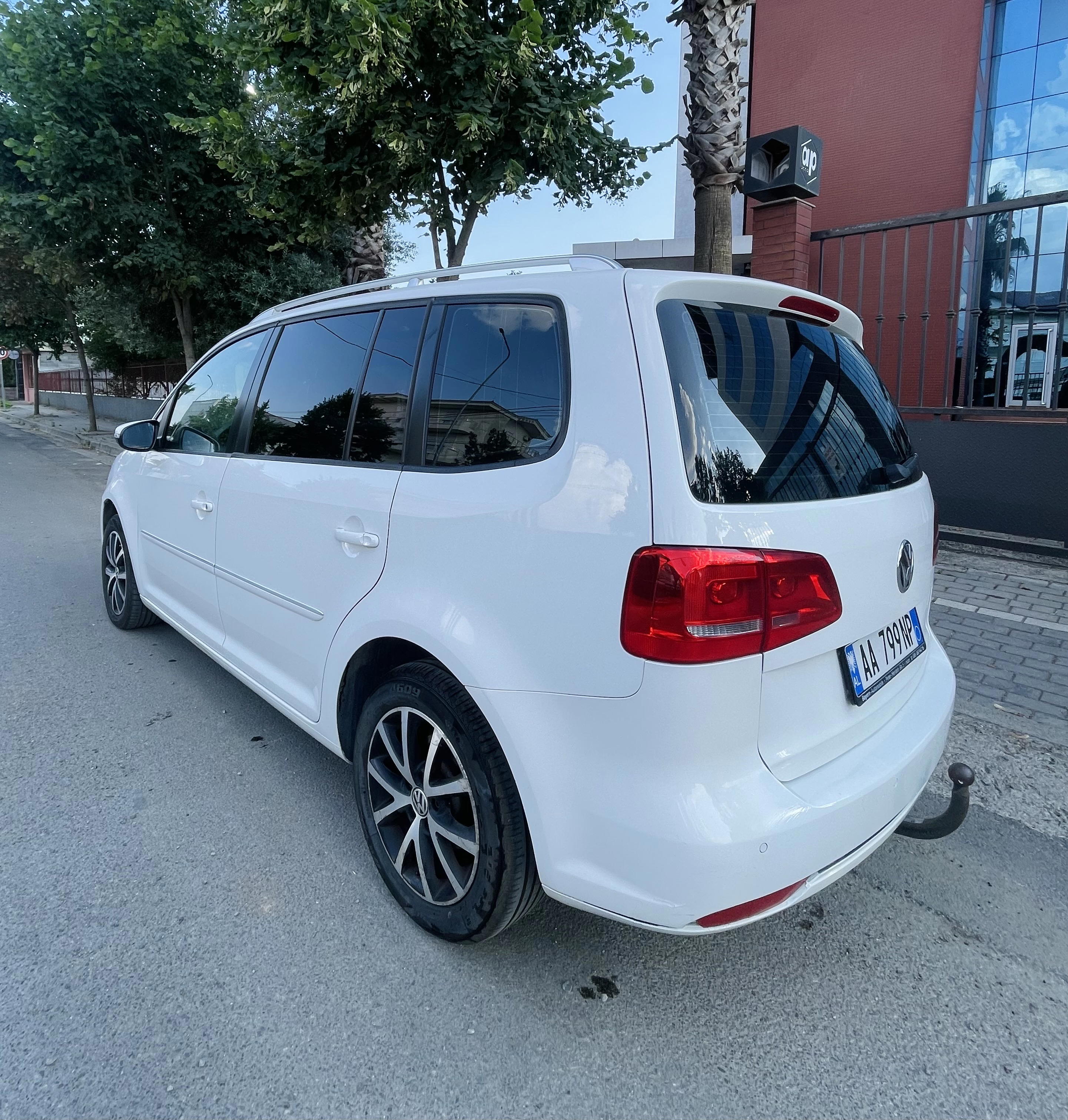 Volkswagen Touran - photo 4