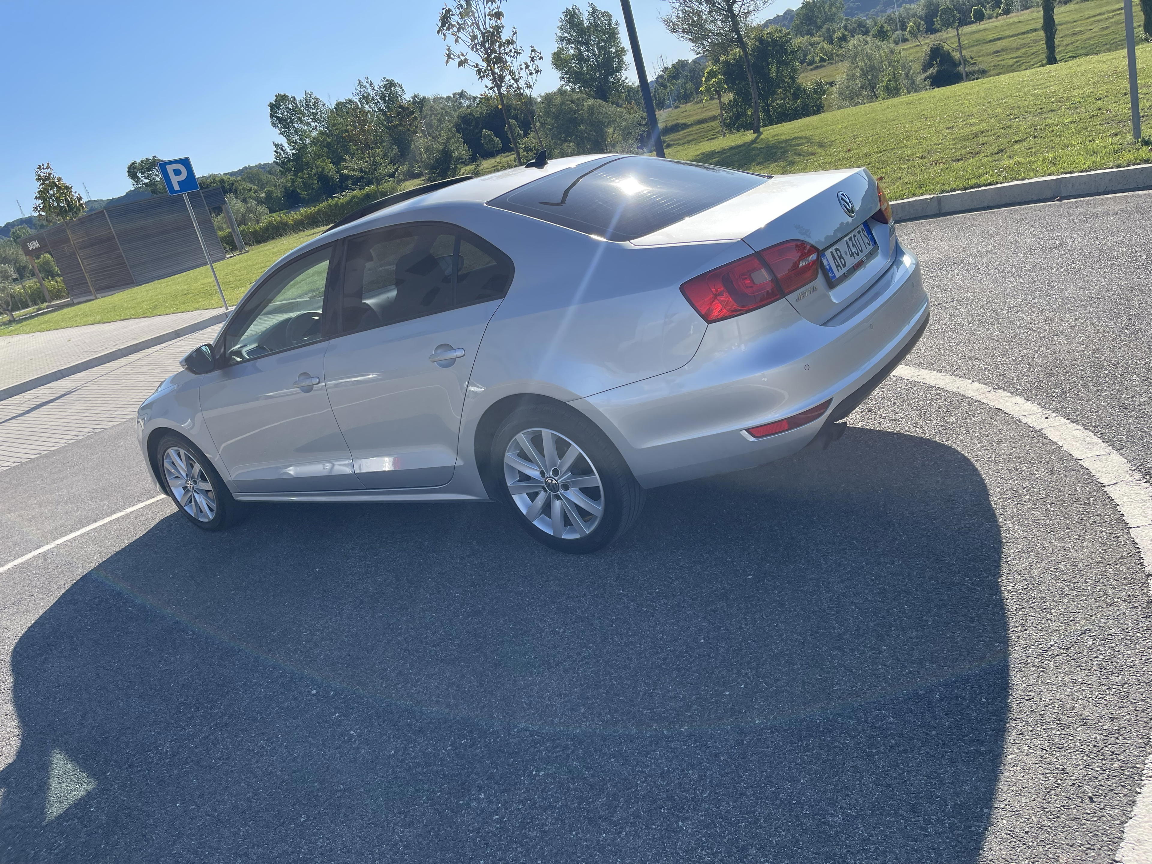 Volkswagen Jetta - photo 4