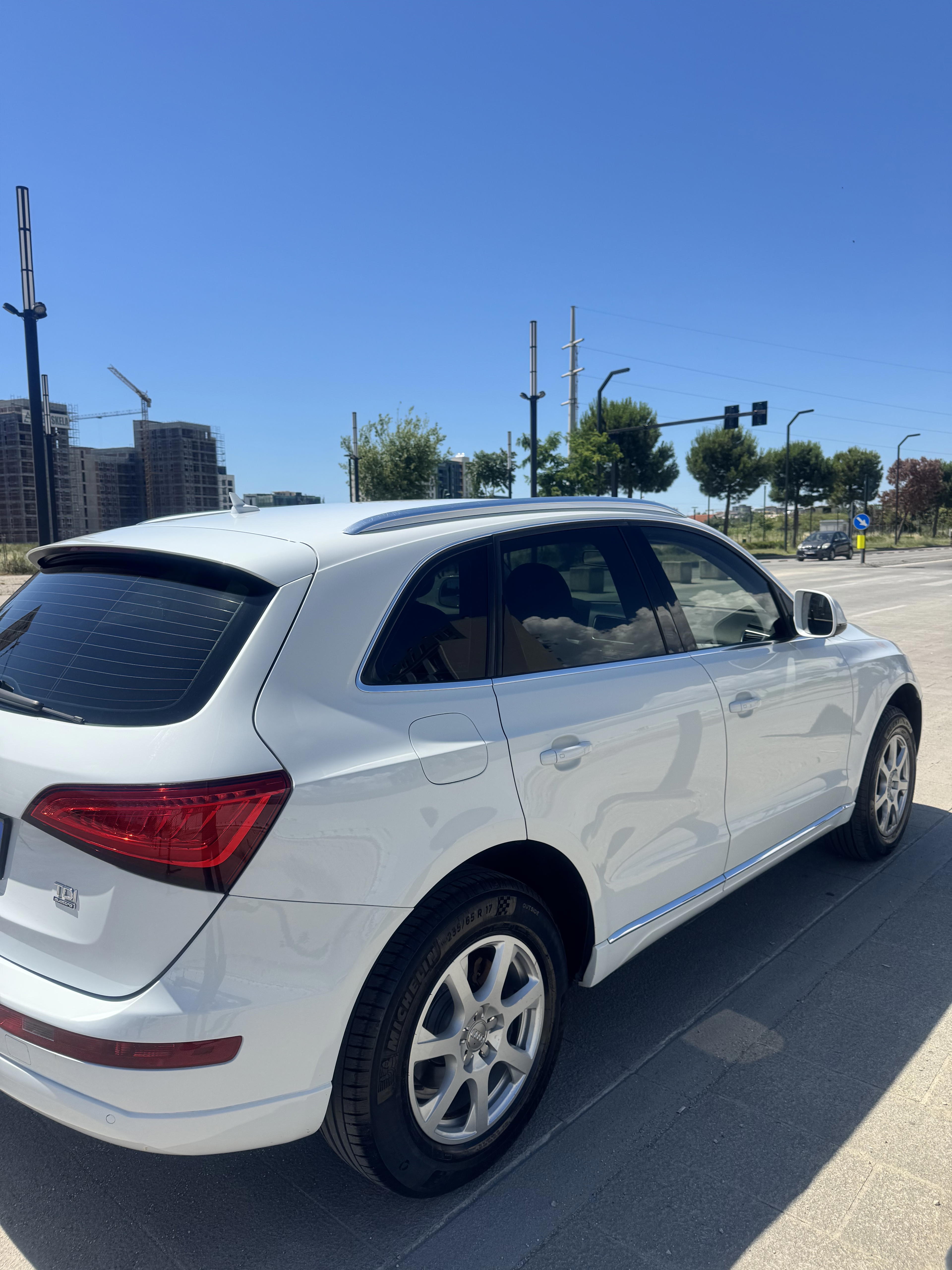 Audi Q5 - main photo
