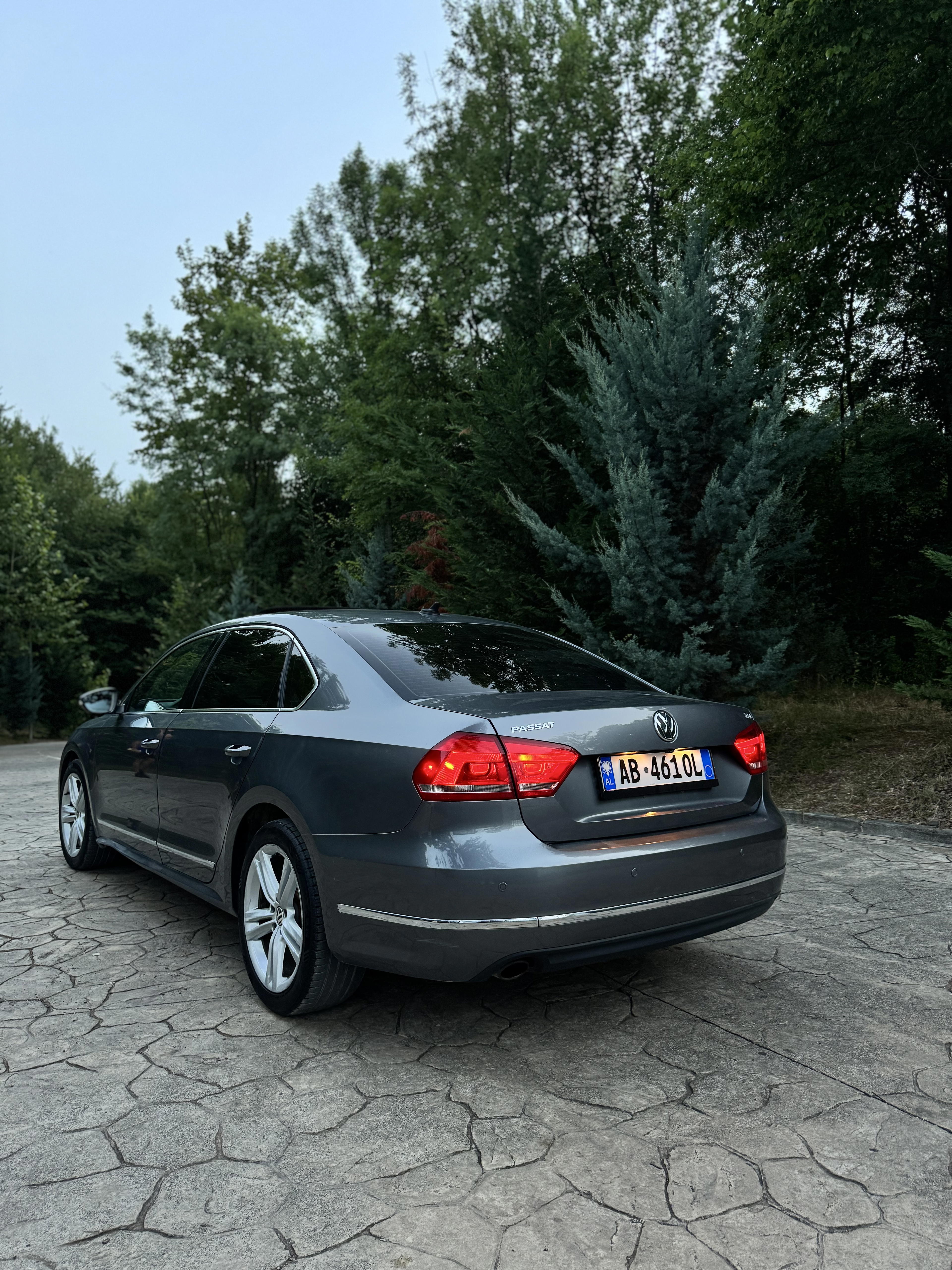 Volkswagen Passat - side view