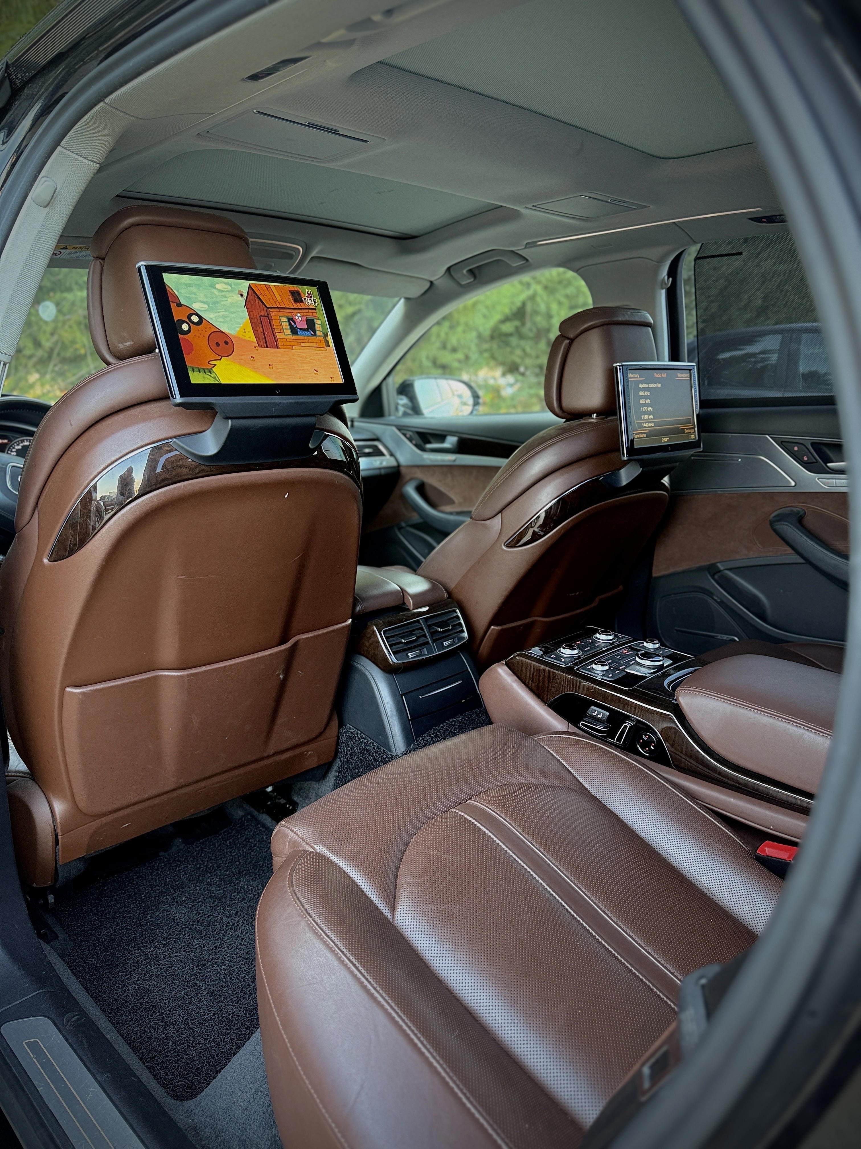 Audi A8 - photo 3