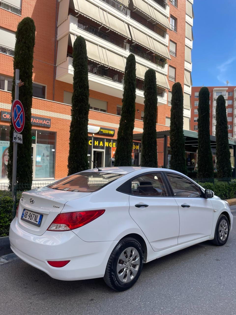 Hyundai Accent - photo 3