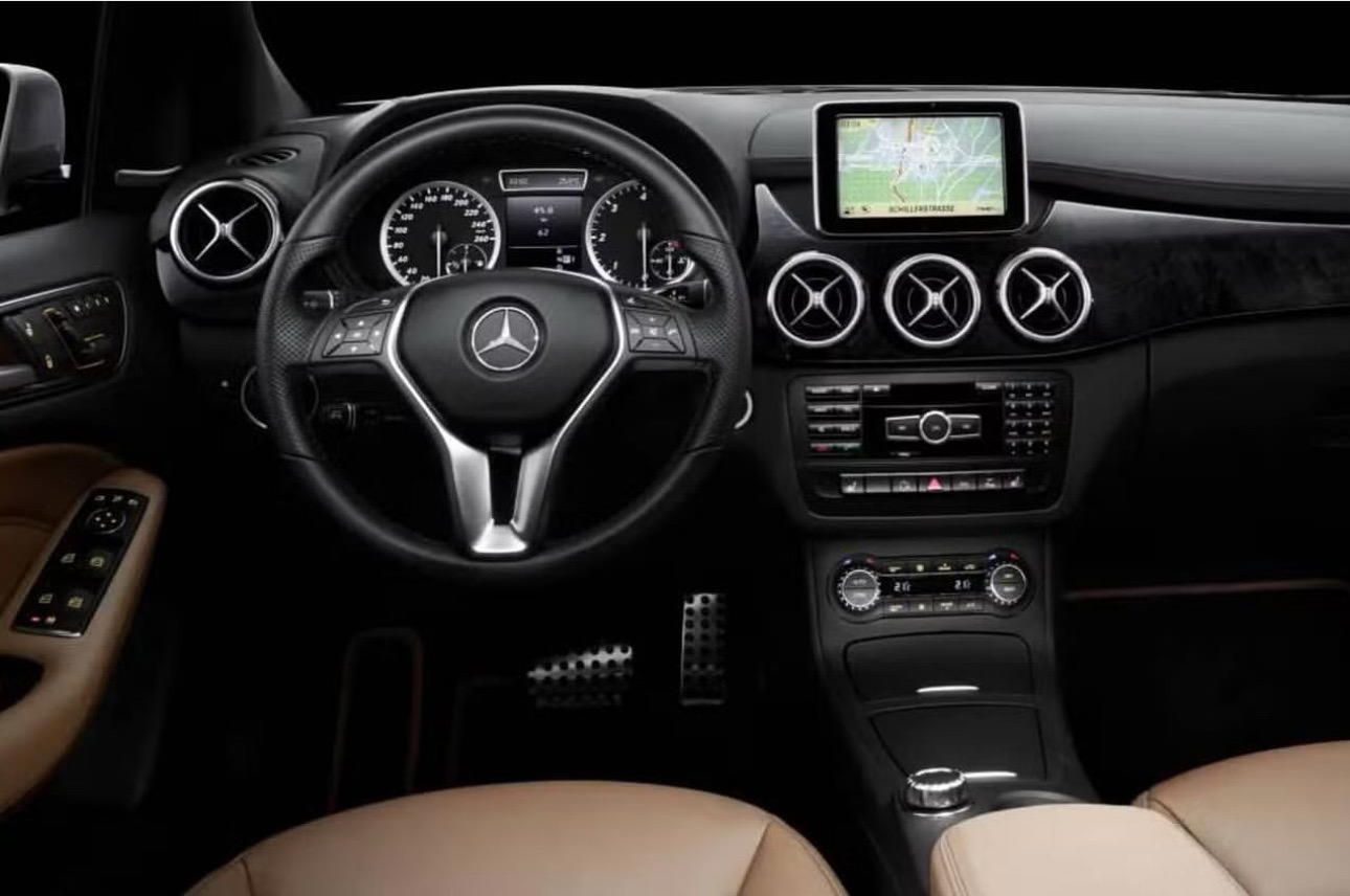 Mercedes-Benz B-Class - side view