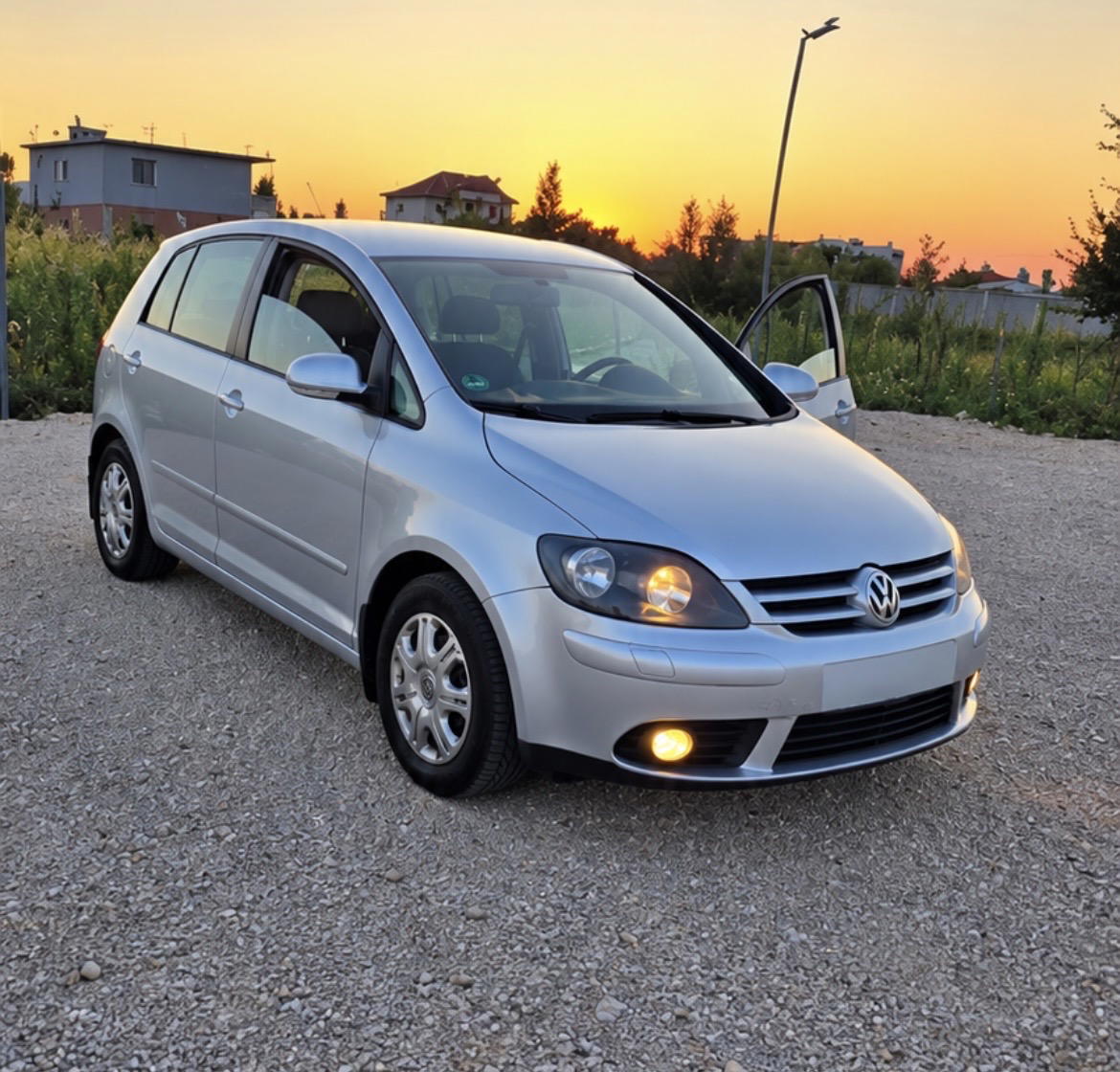 Volkswagen Golf Plus - main photo