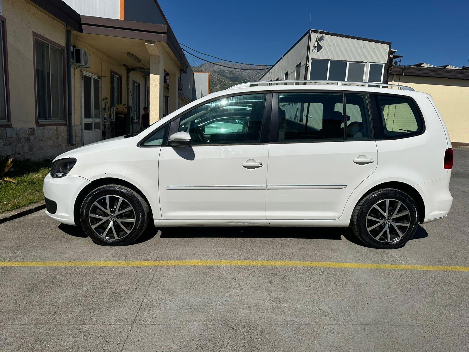 Volkswagen Touran - photo 4