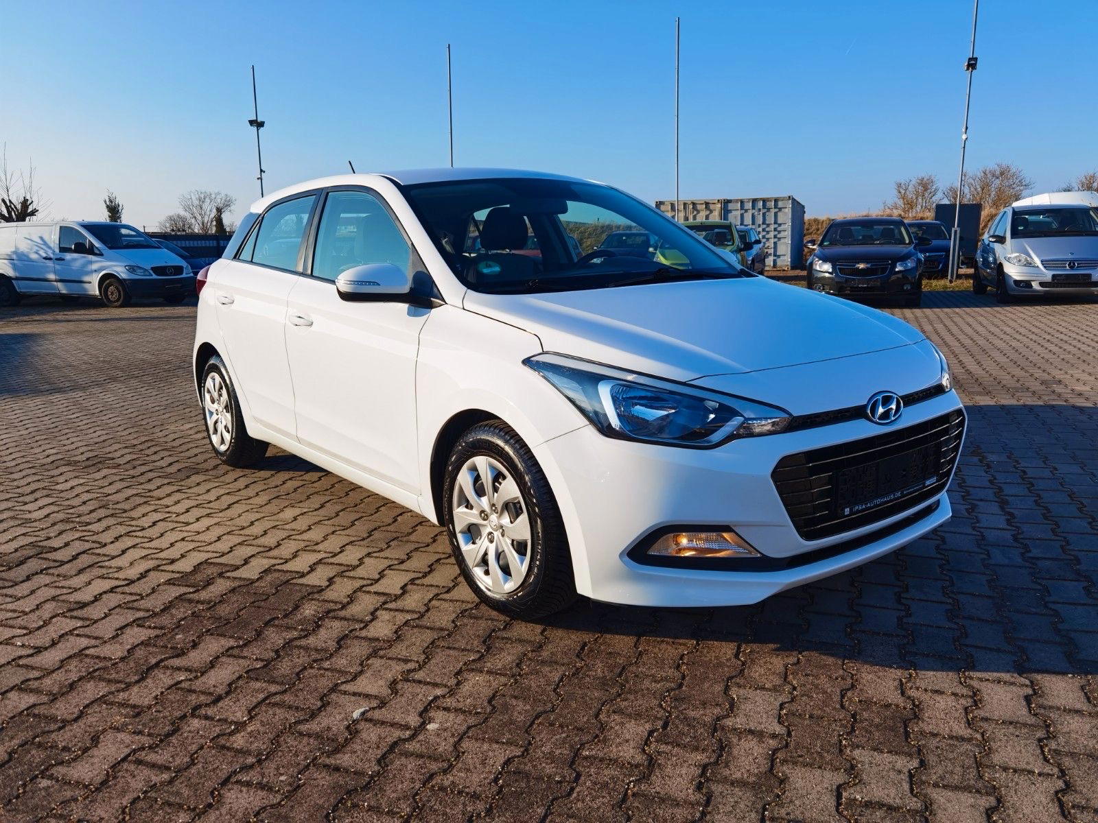 Hyundai I30 - main photo