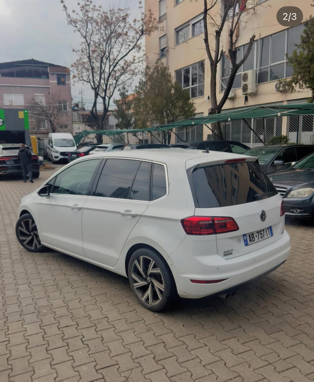 Volkswagen Golf Plus - side view