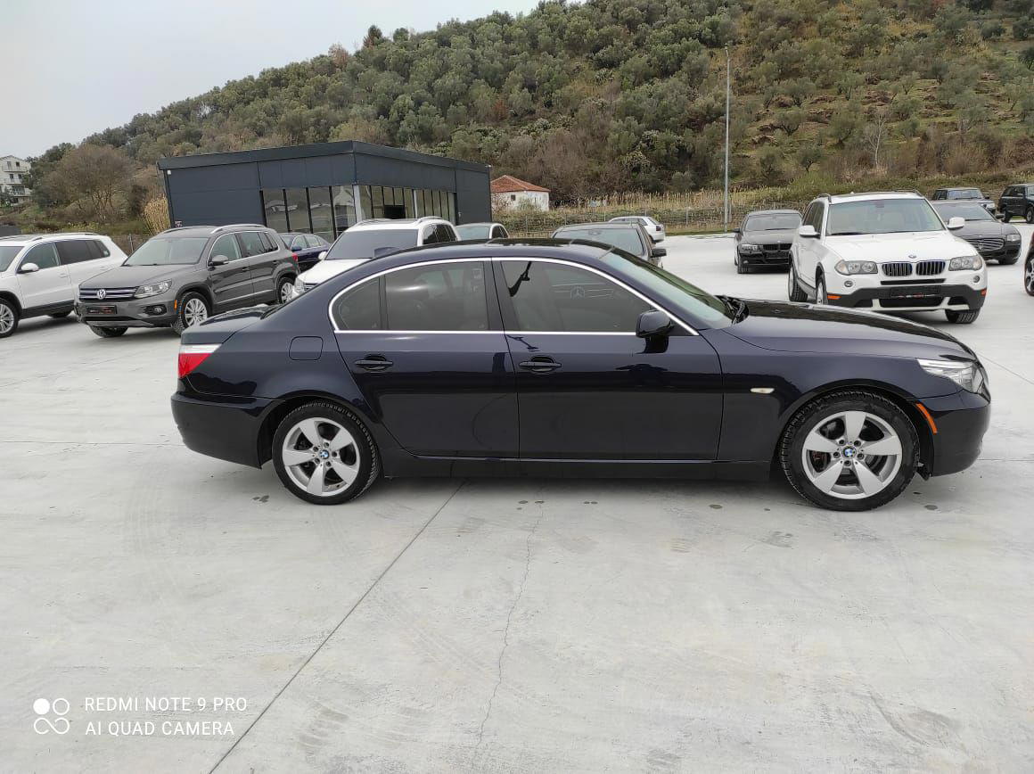 BMW 5 Series - side view