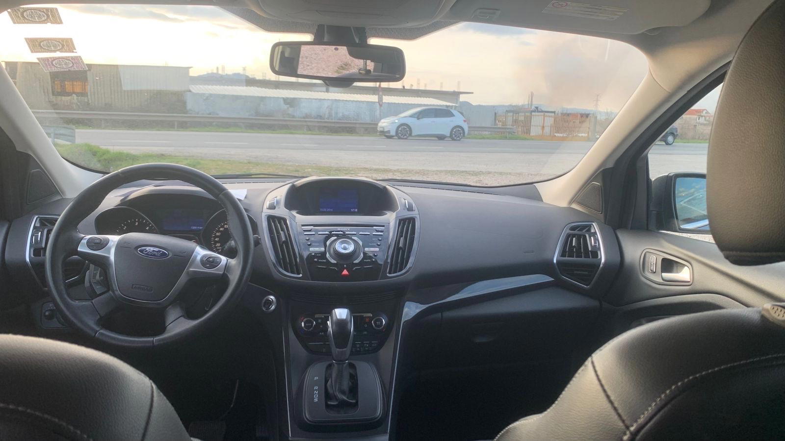 Ford Kuga - side view