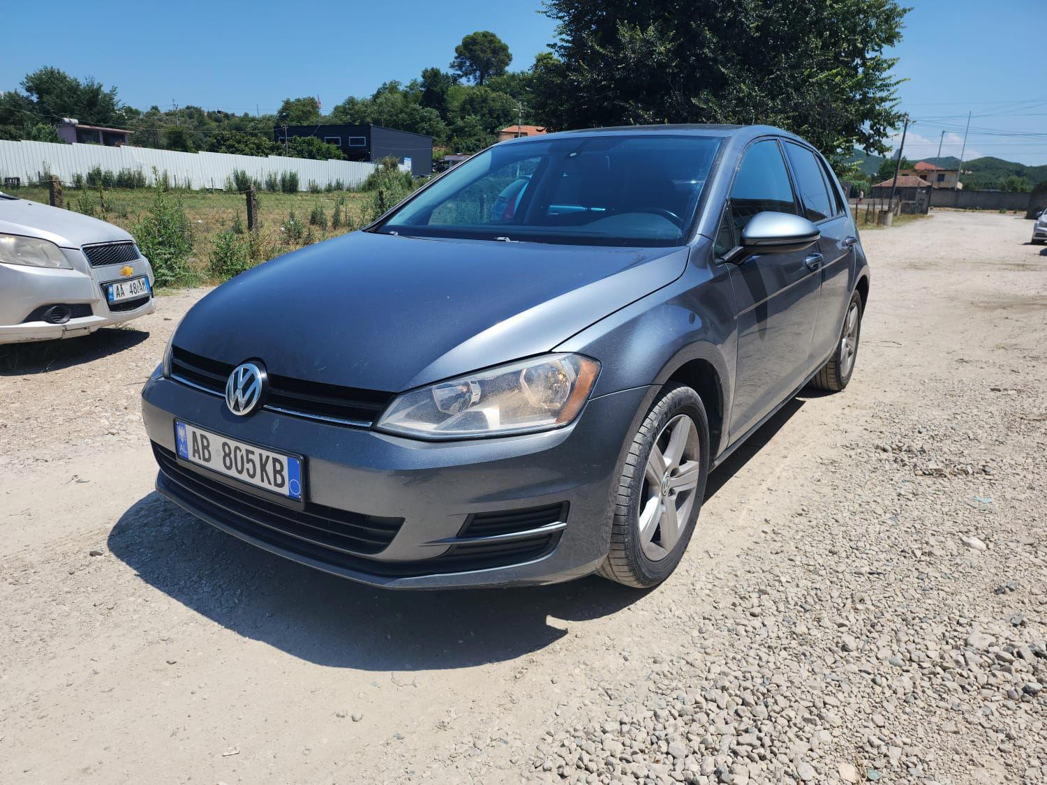 Volkswagen Golf - main photo