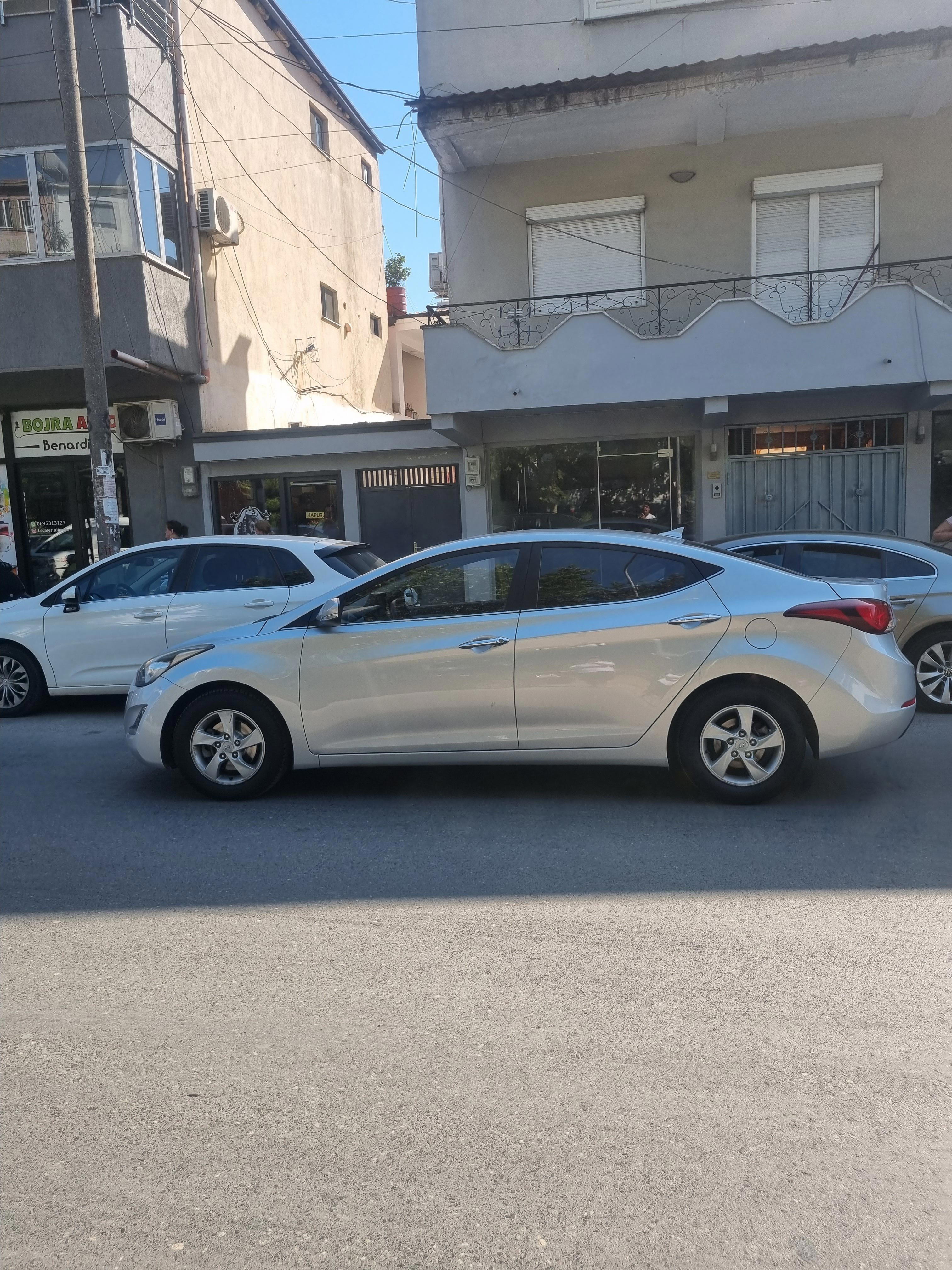 Hyundai Avante - photo 3