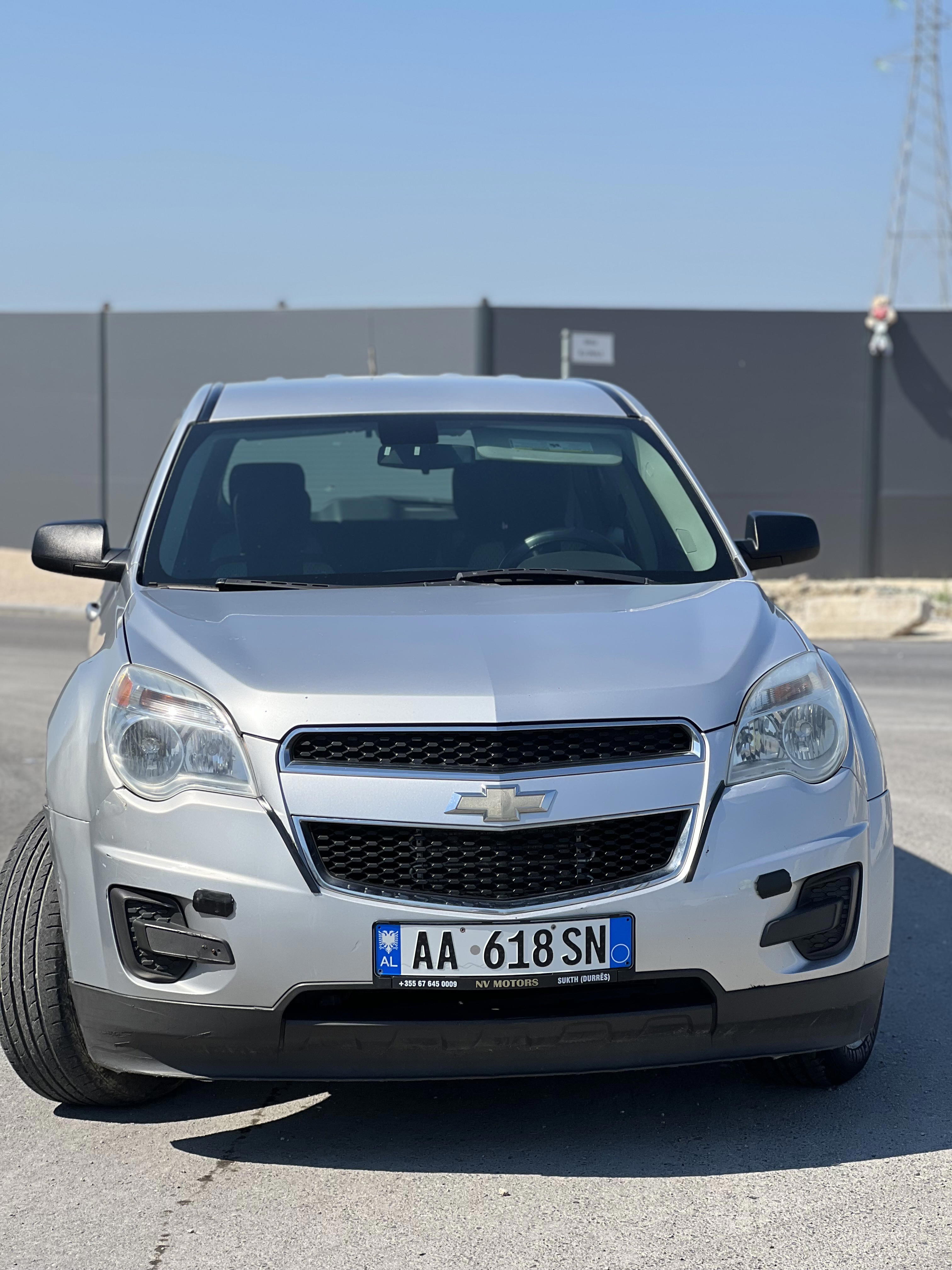 Chevrolet Equinox - side view