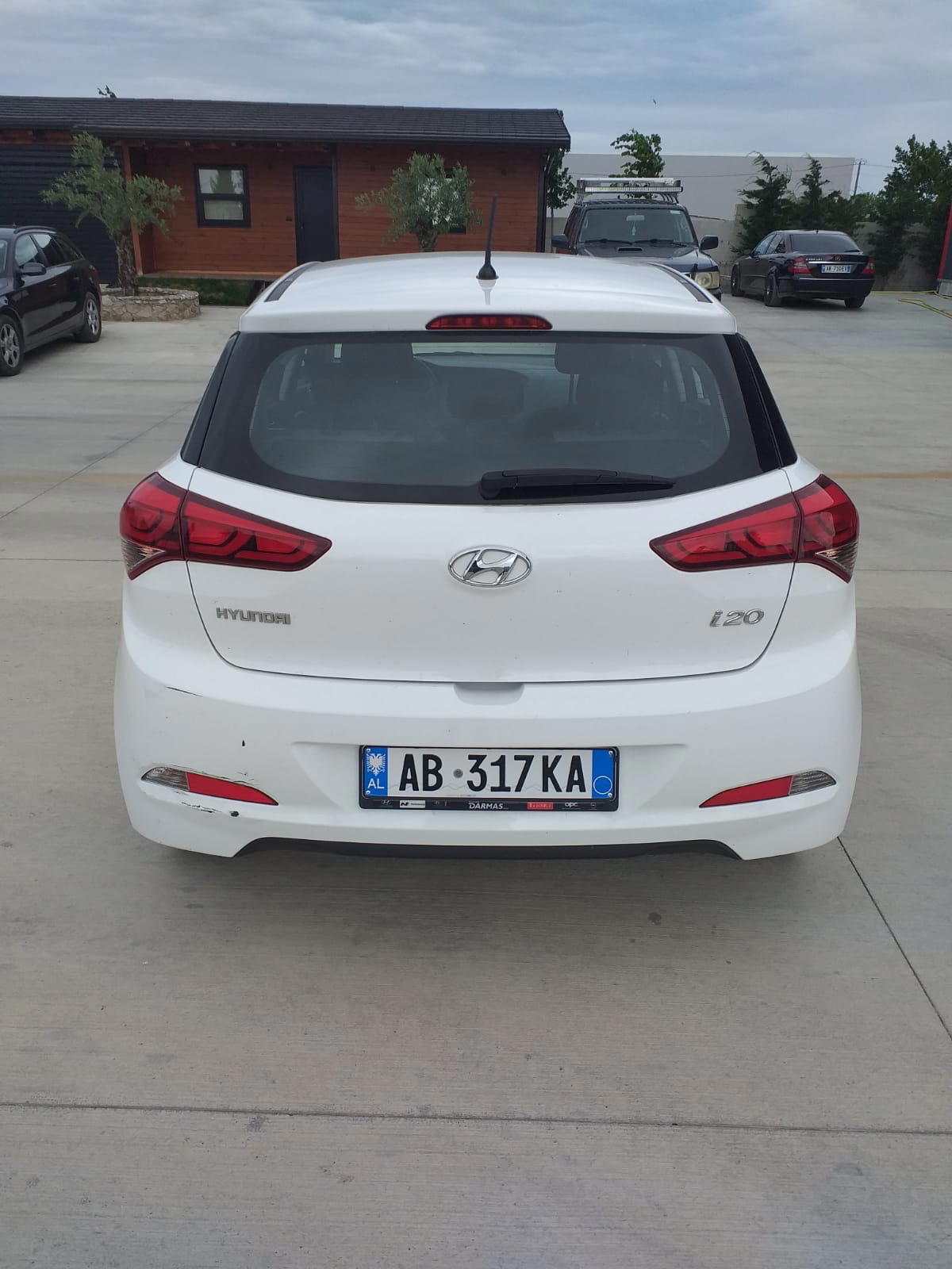 Hyundai Accent - side view