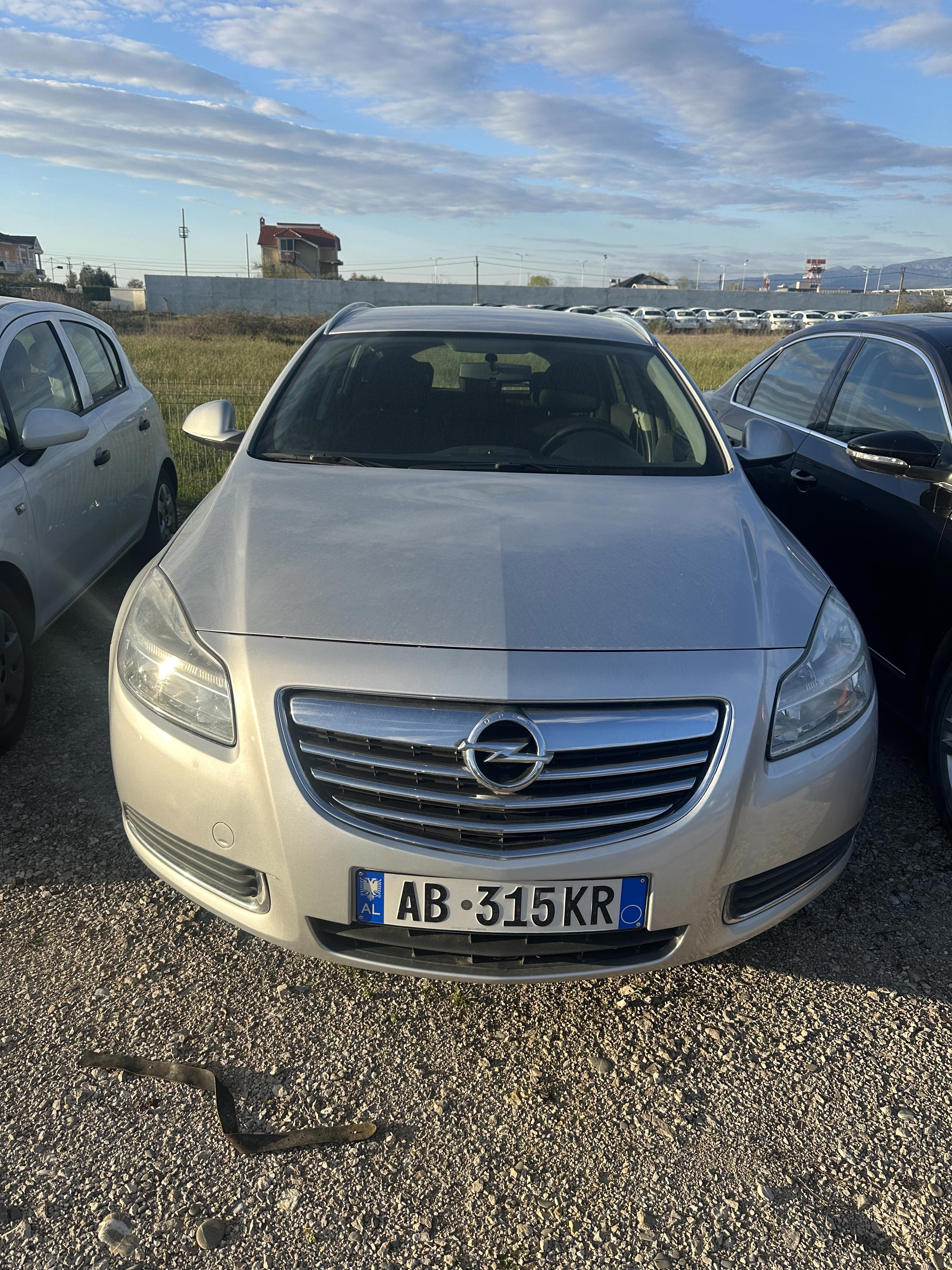 Opel Insiginia - main photo