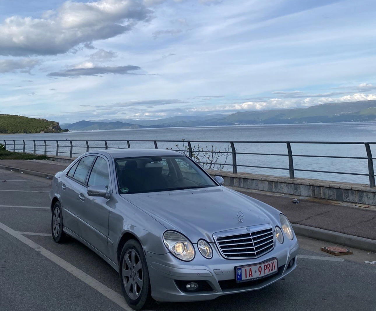 Mercedes-Benz E-Class - side view