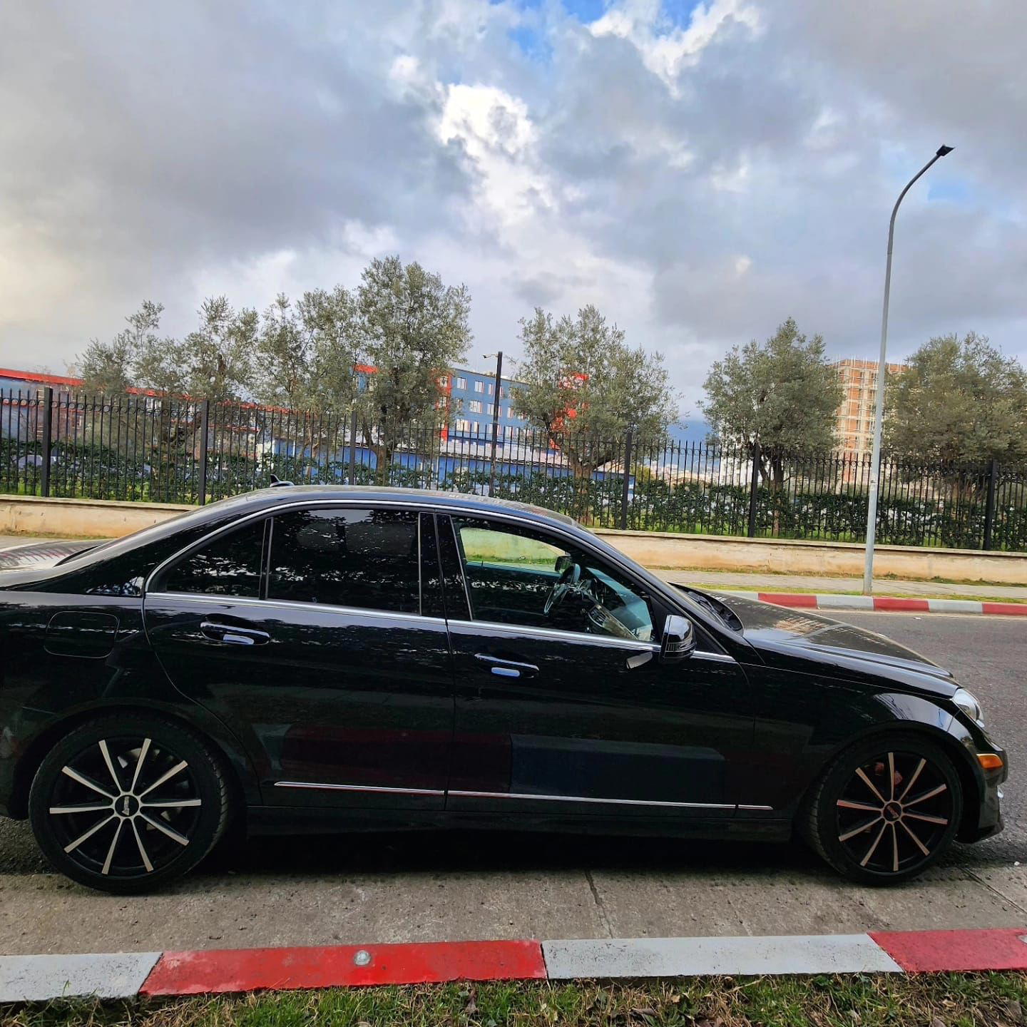 Mercedes-Benz C-Class - side view