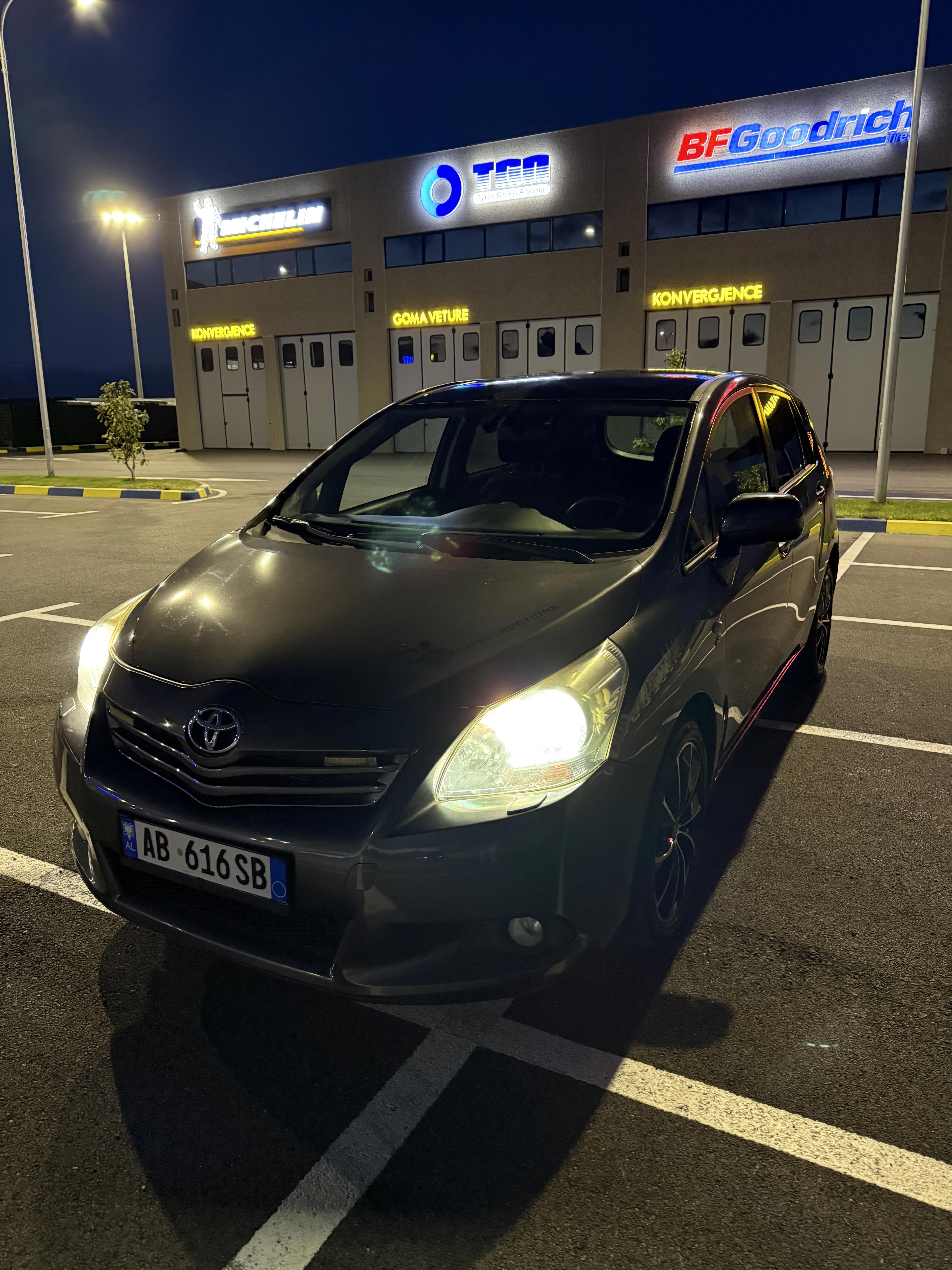 Toyota Venza for rent