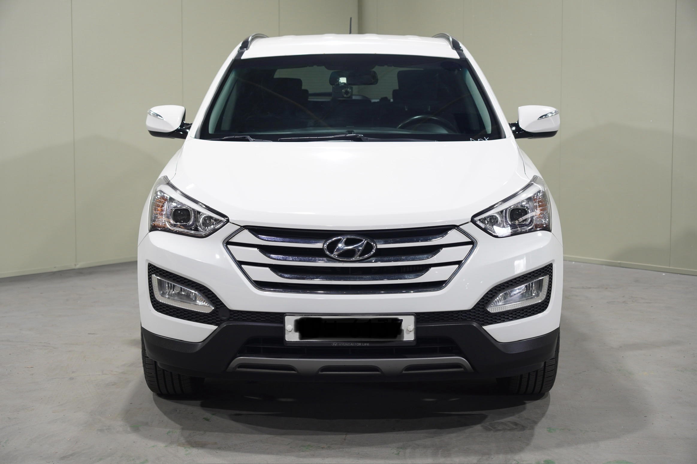 Hyundai Santa Fe - side view