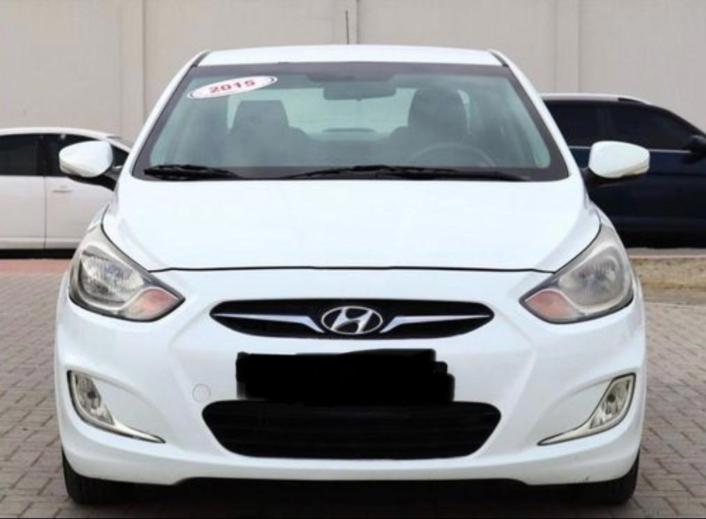 Hyundai Accent - side view